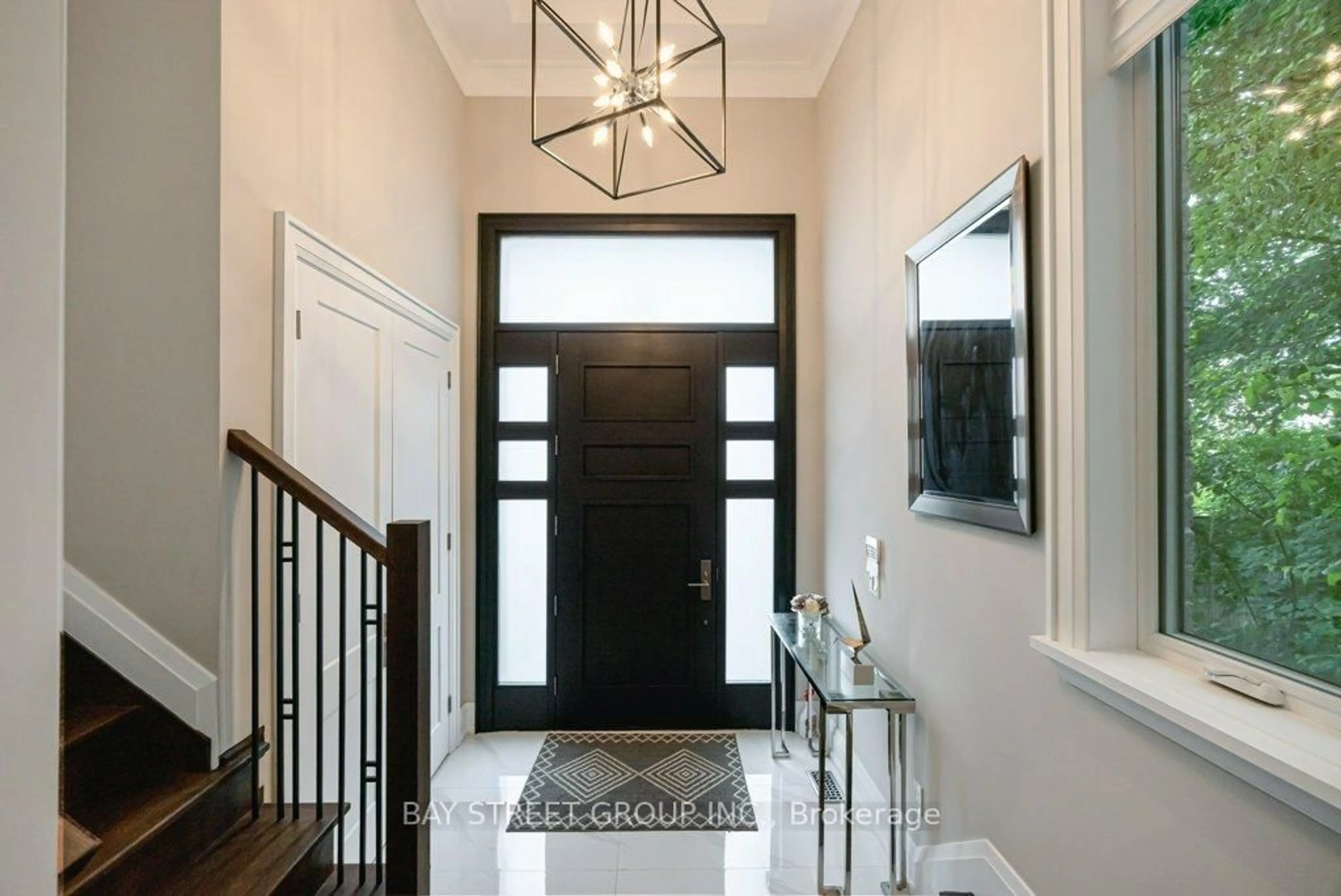 Indoor entryway for 36A Doverwood Crt, Toronto Ontario M2M 2G8