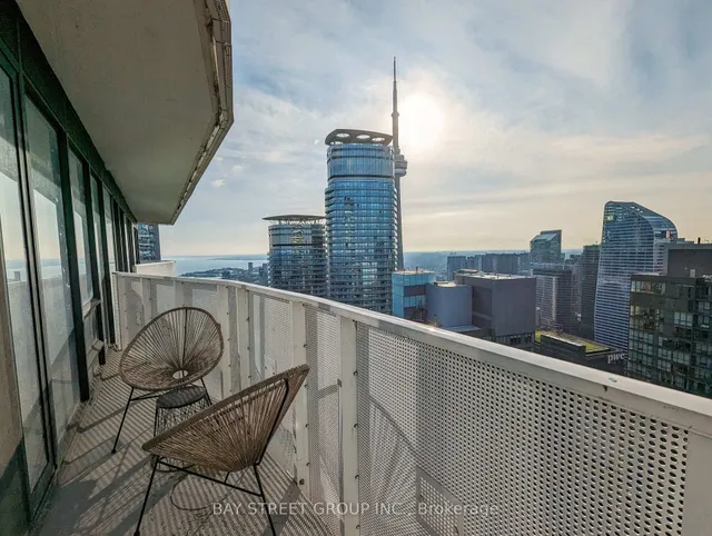 100 Harbour St #6103, Toronto 2