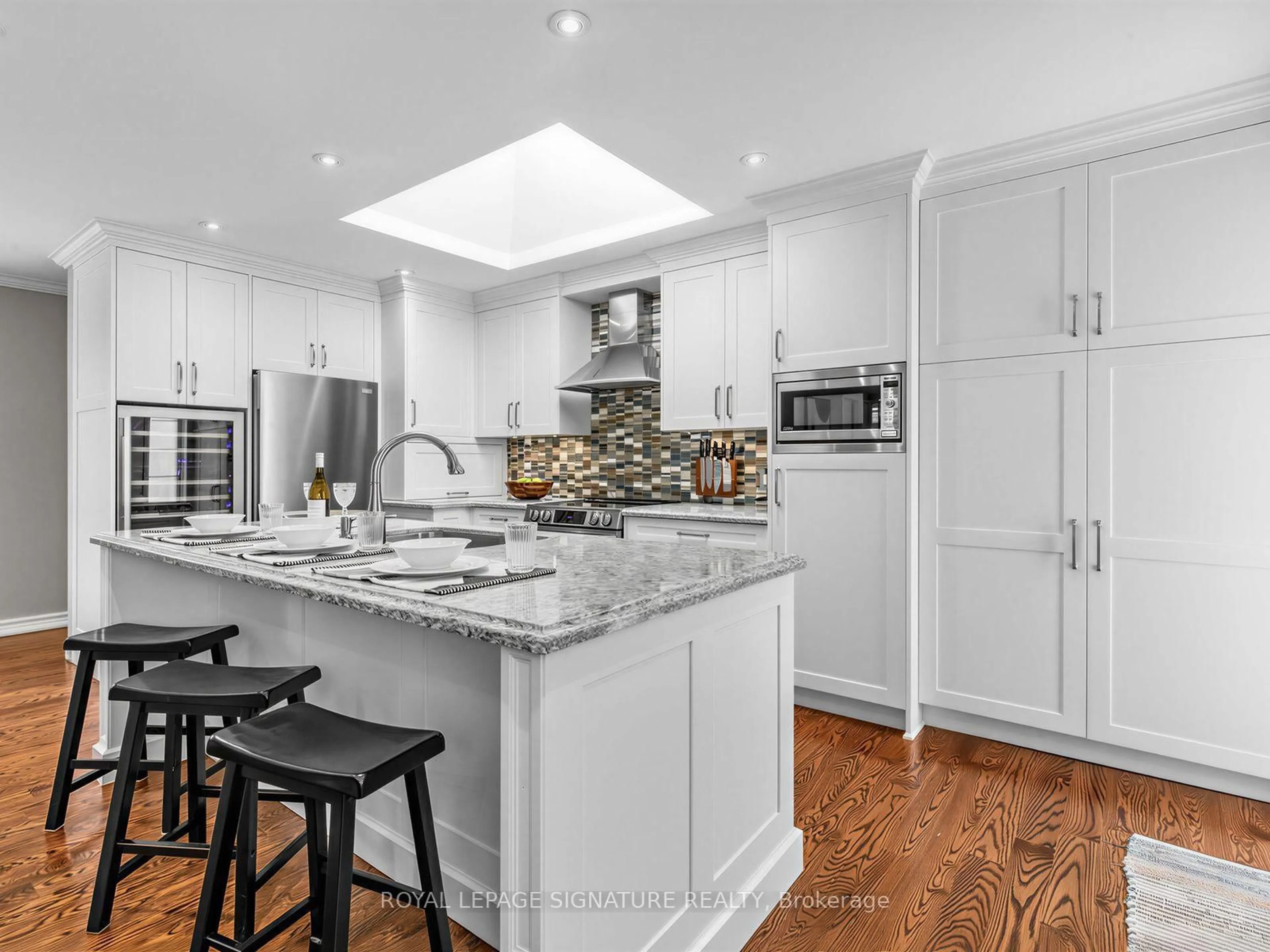 Contemporary kitchen, ceramic/tile floor for 25 Overton Cres, Toronto Ontario M3B 2V4