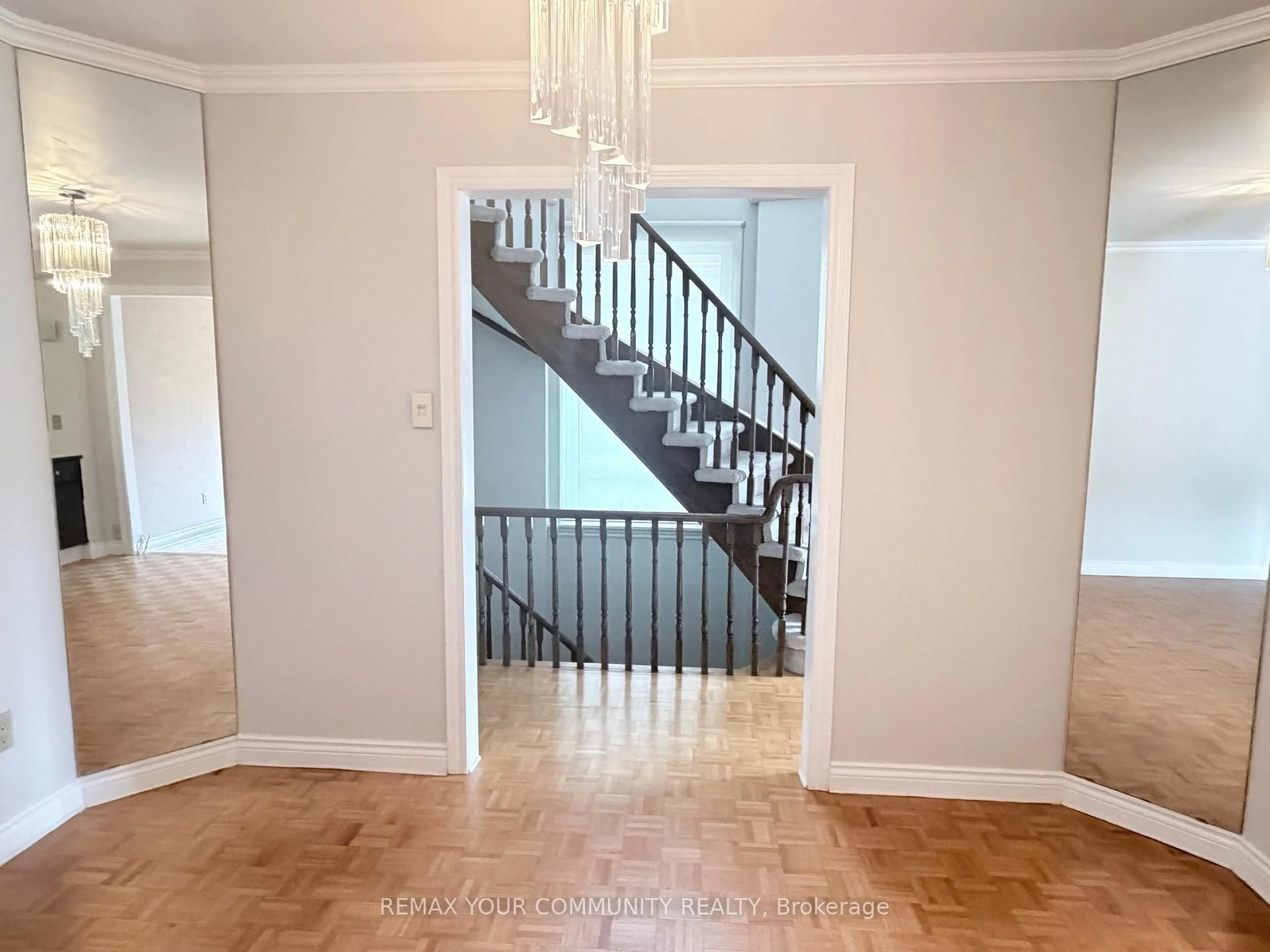 Unknown for 133 Stillwater Cres, Toronto Ontario M2R 3S3