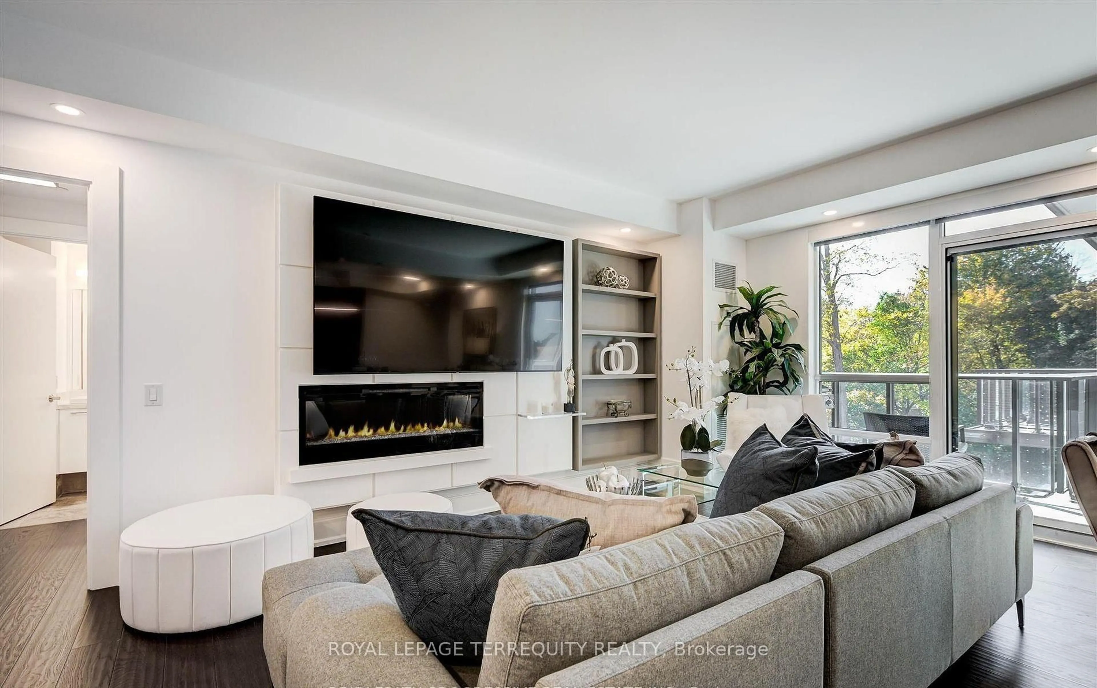 Living room with furniture, unknown for 3 Southvale Dr #401, Toronto Ontario M4G 1G1