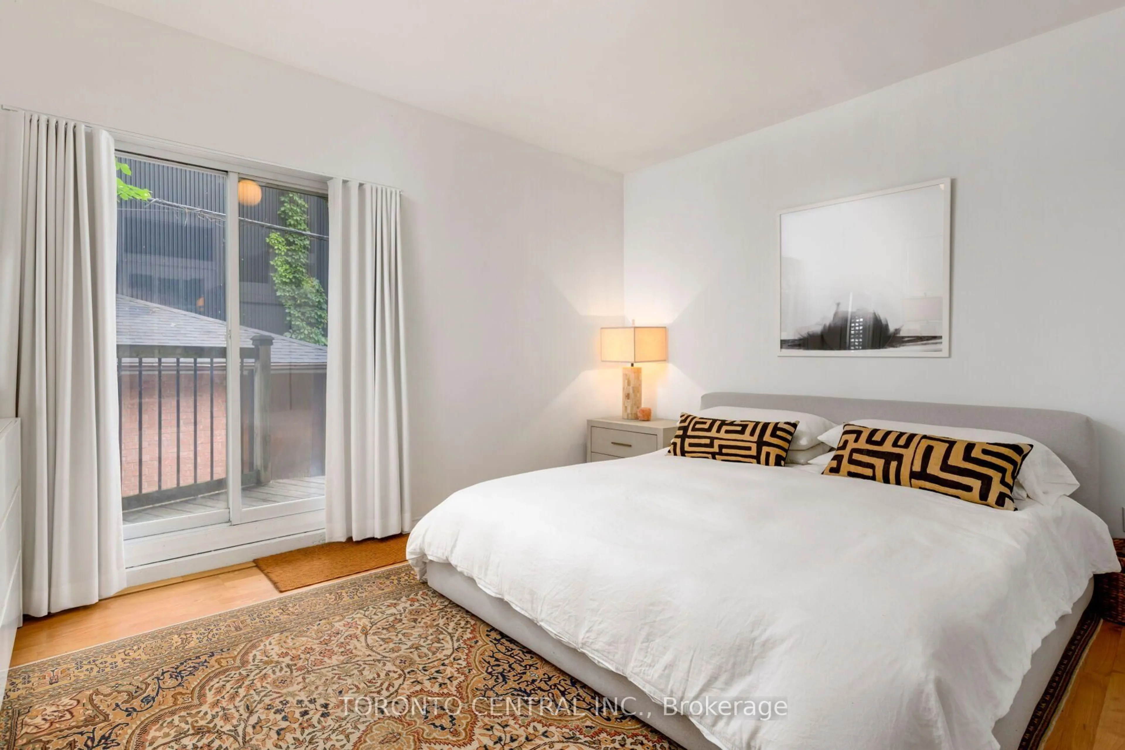 Bedroom with bed, unknown for 24 Manning Ave, Toronto Ontario M6J 2K4