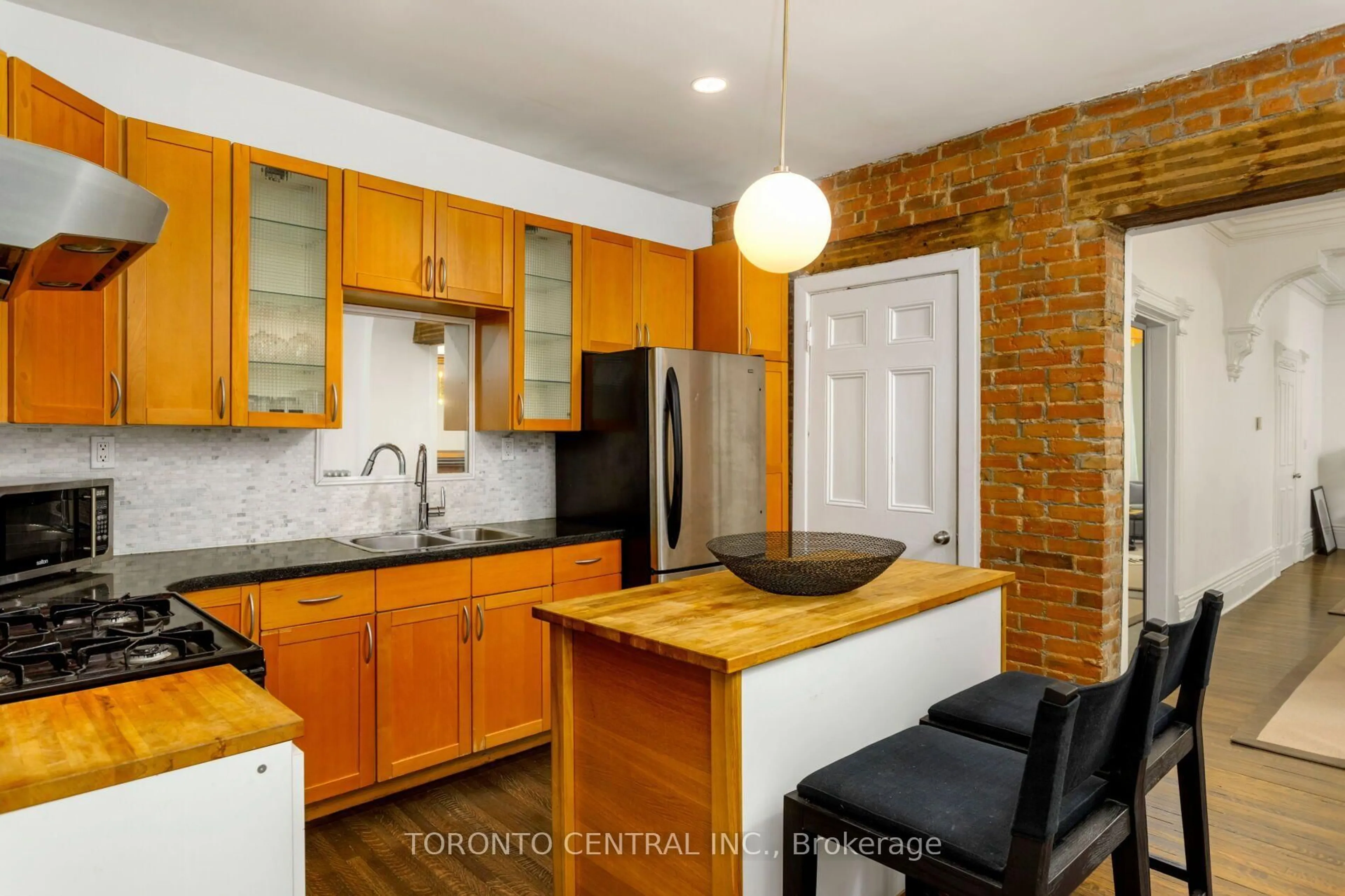 Open concept kitchen, unknown for 24 Manning Ave, Toronto Ontario M6J 2K4