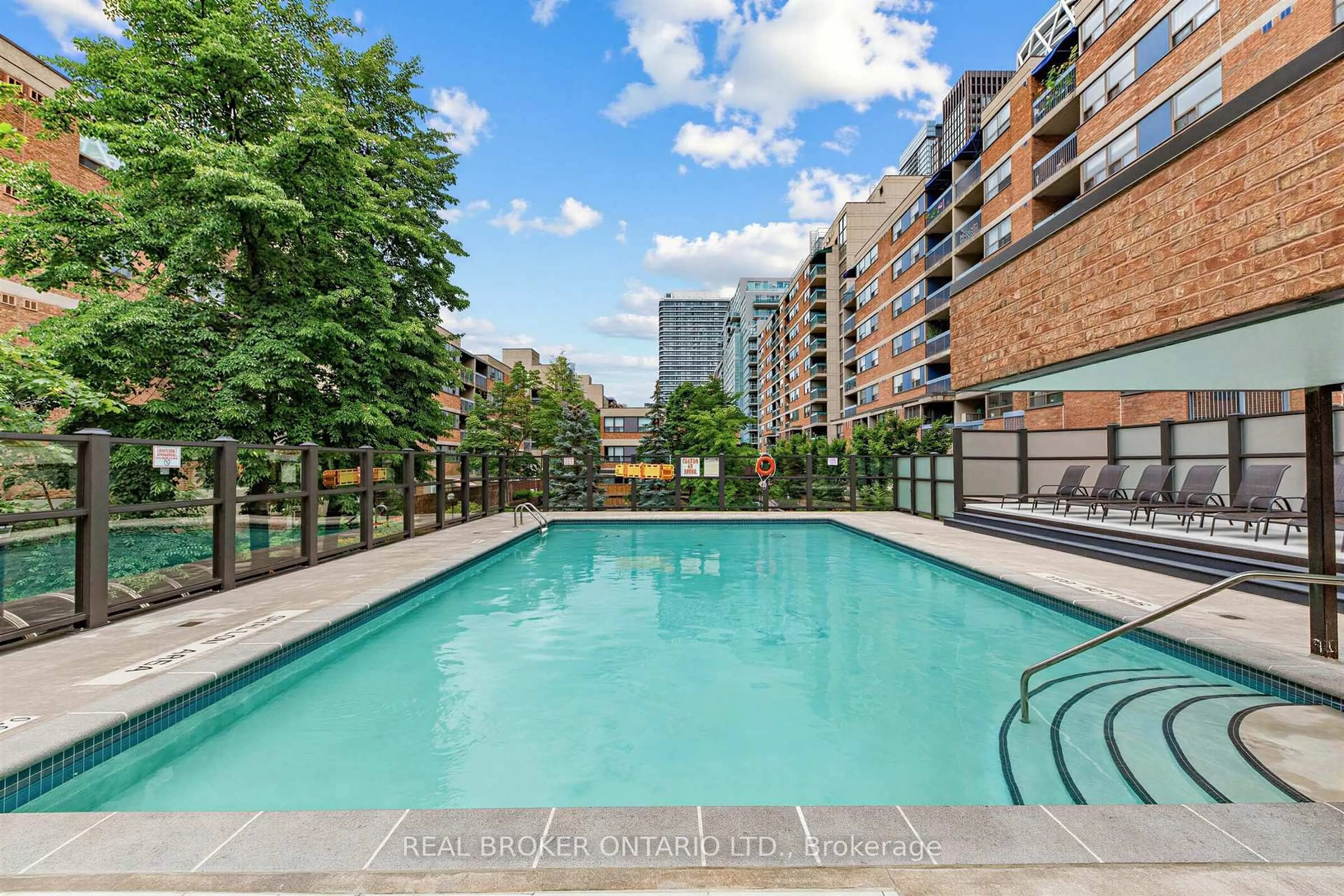 Pool for 71 Mccaul St #141, Toronto Ontario M5T 2X1