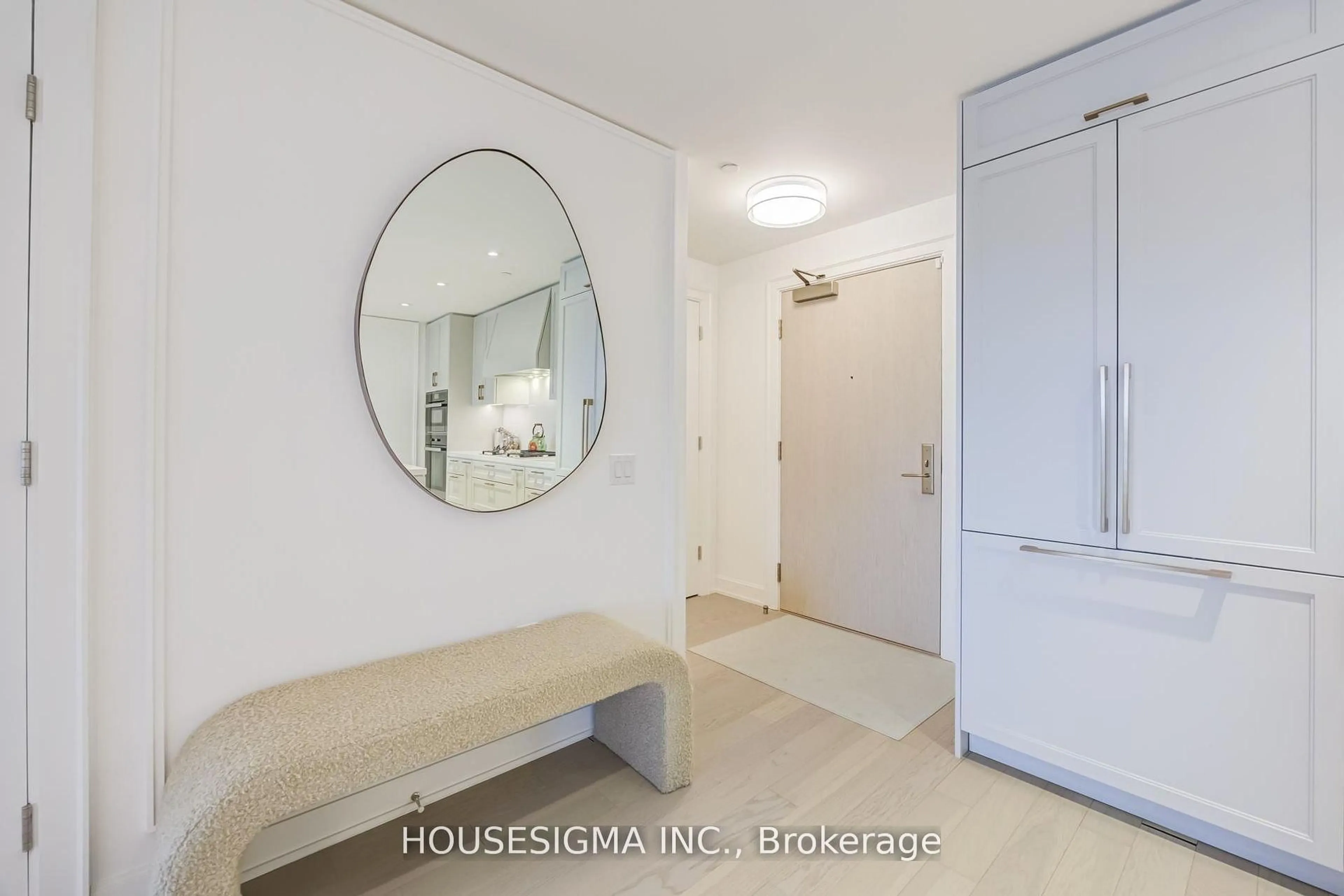 Indoor entryway for 1 Strathgowan Ave #406, Toronto Ontario M4N 0B3