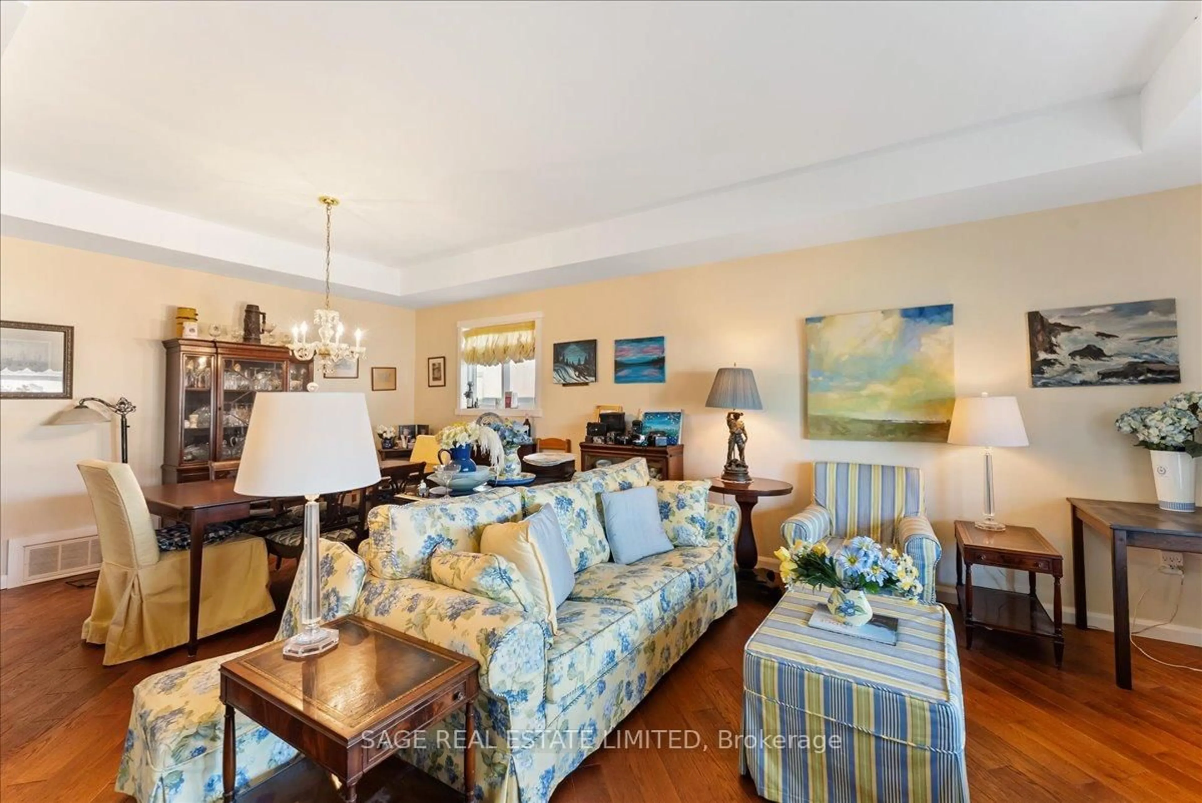 Living room with furniture, unknown for 27 Kathrose Dr, Toronto Ontario M2J 3P4