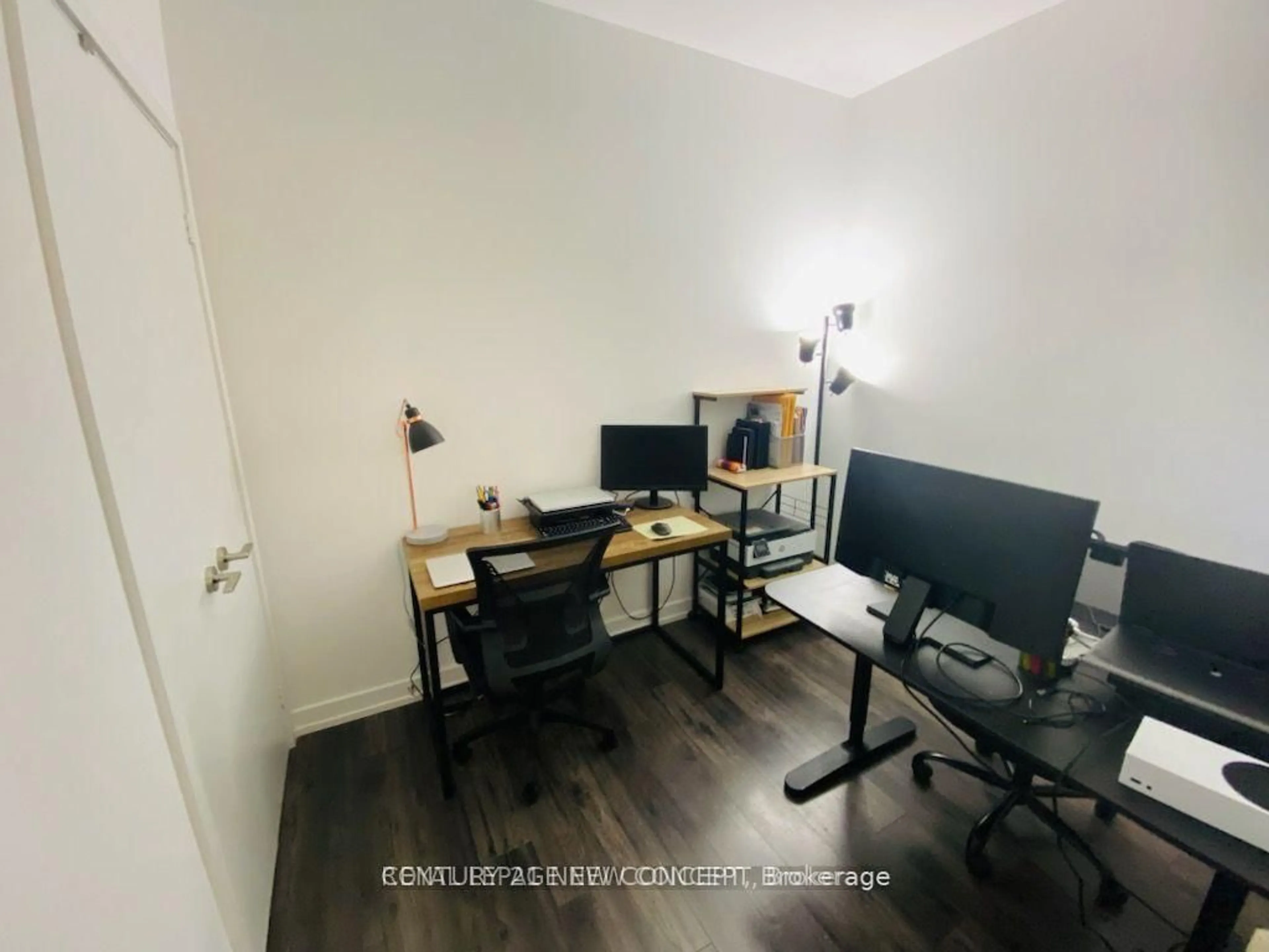 A pic of a room for 33 Helendale Ave #701, Toronto Ontario M4R 0A4