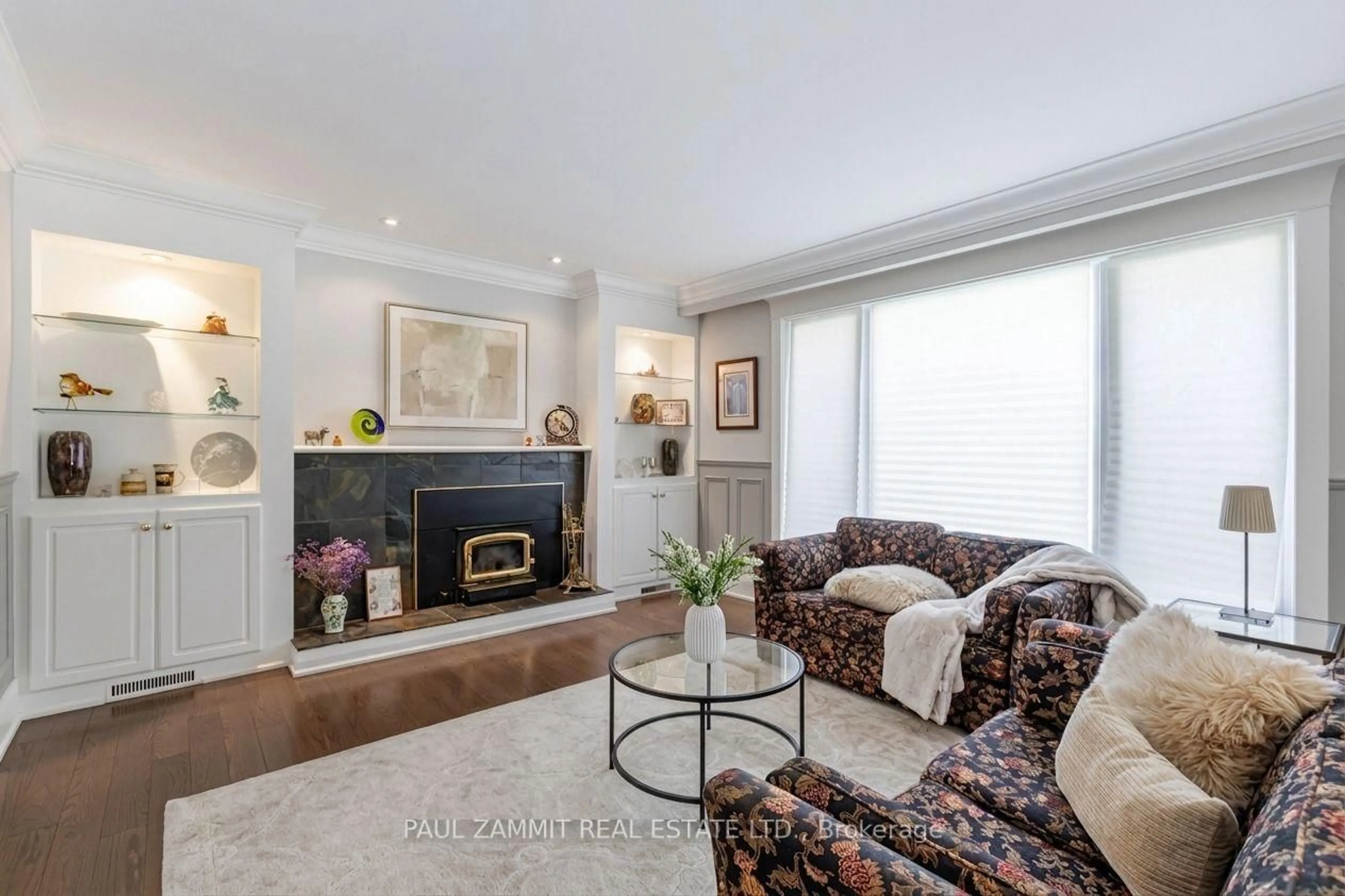 Living room with furniture, unknown for 29 Heathview Ave, Toronto Ontario M2K 2C2