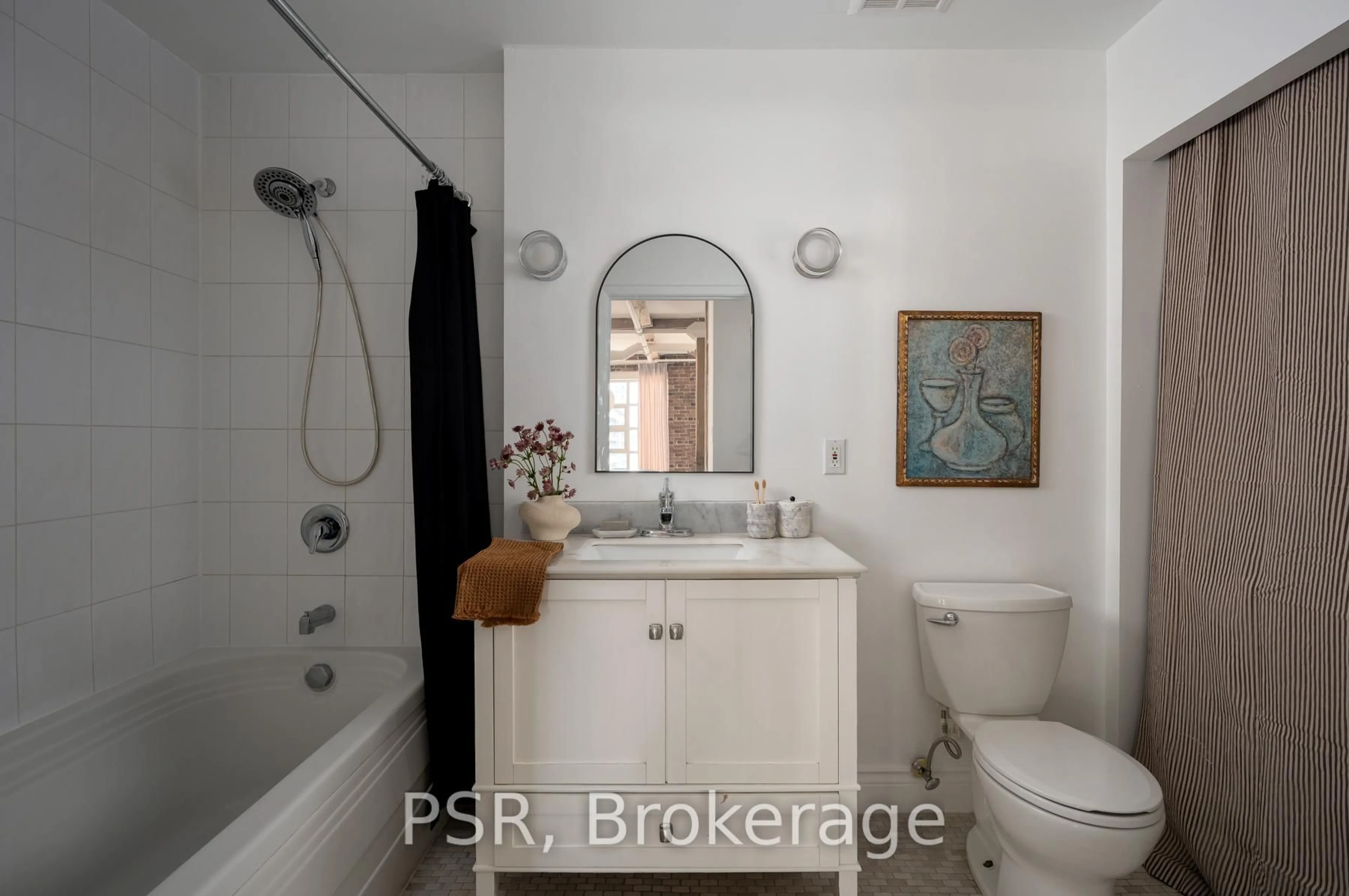 Standard bathroom, ceramic/tile floor for 90 Sherbourne St #407, Toronto Ontario M5A 2R1