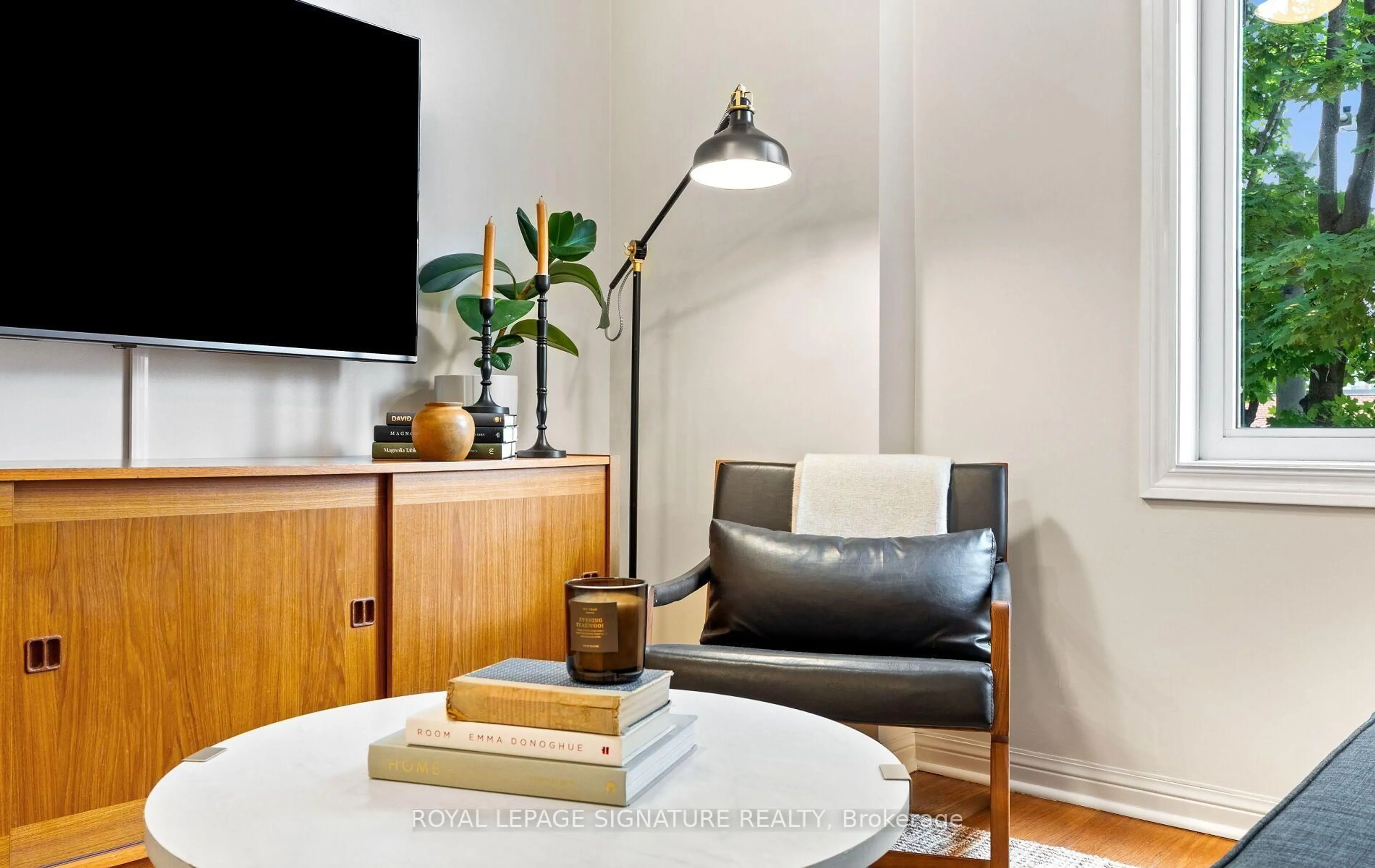 Living room with furniture, wood/laminate floor for 35 Sudbury St #3507, Toronto Ontario M6J 3W6