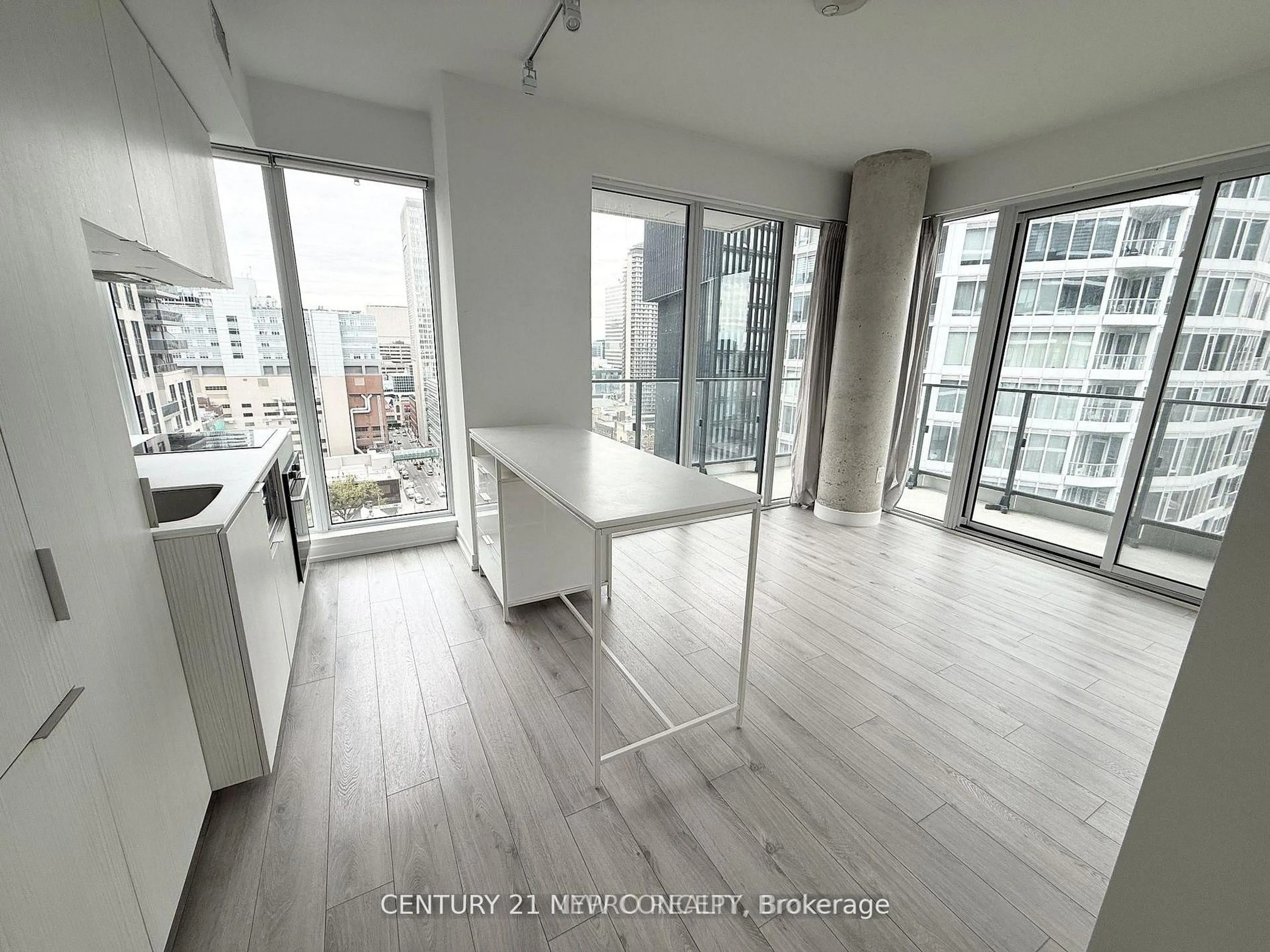 Unknown for 77 Shuter St #2913, Toronto Ontario M5B 0B8