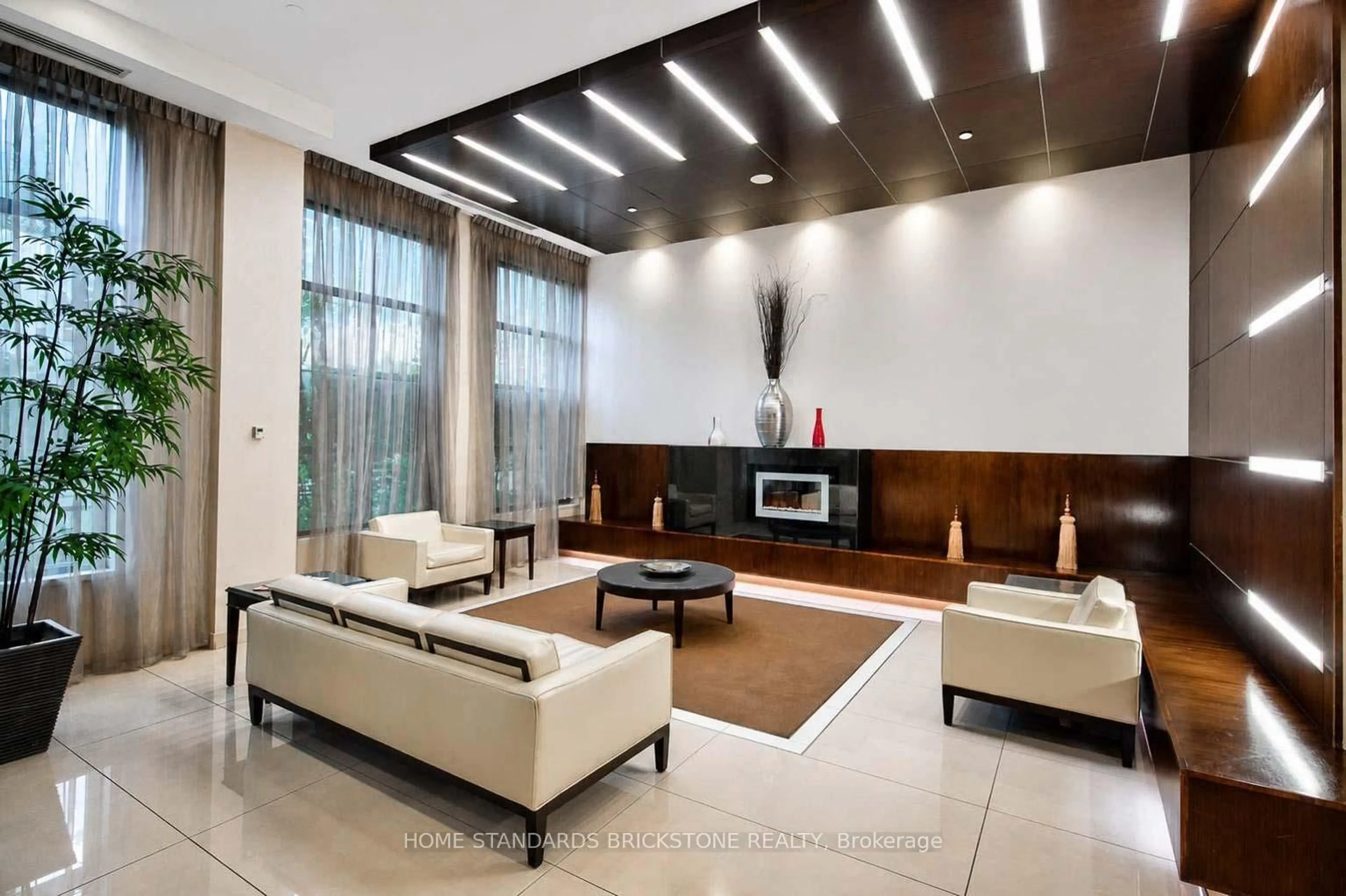 Lobby for 500 Doris Ave #2226, Toronto Ontario M2N 0C1
