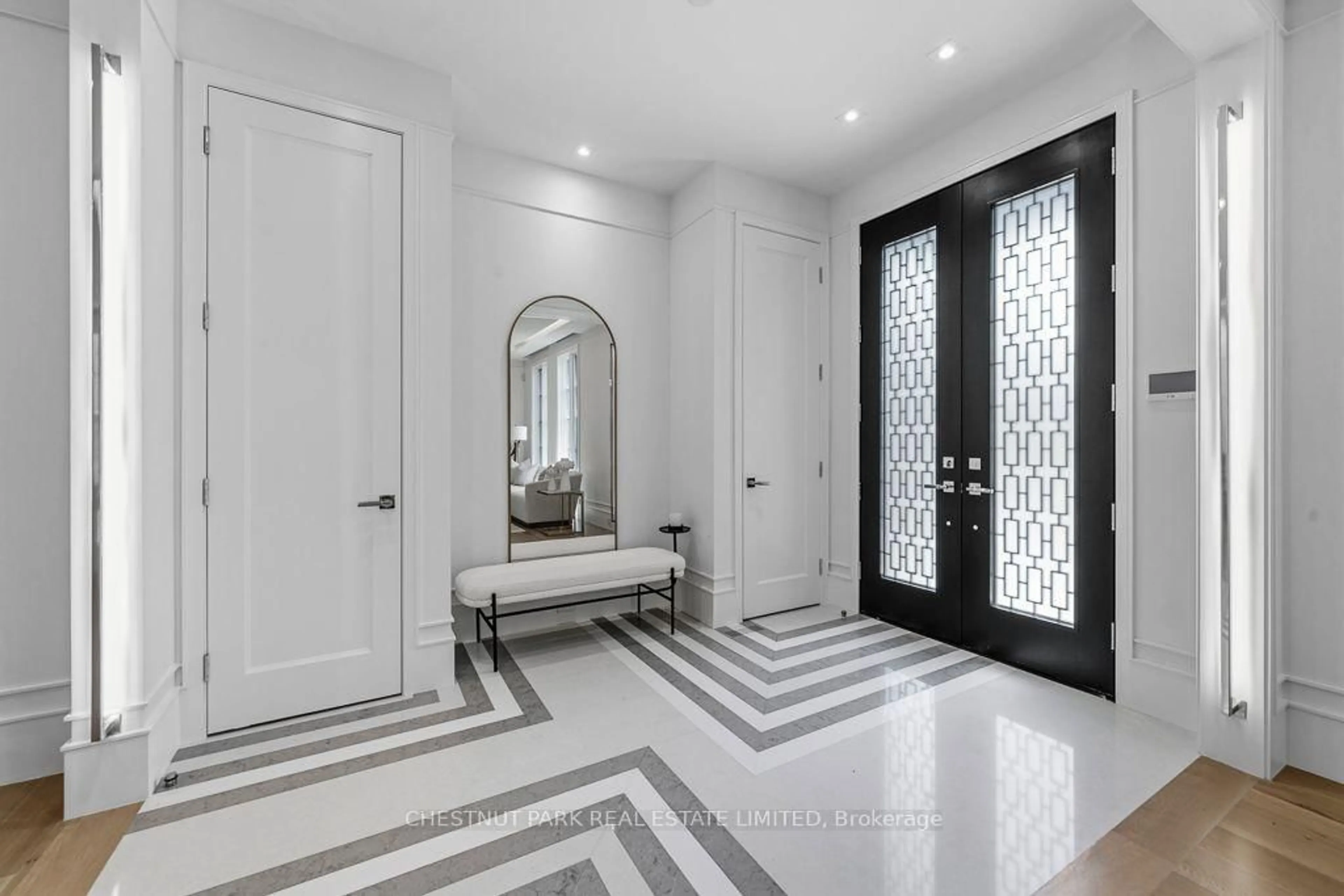 Indoor entryway for 258 Cortleigh Blvd, Toronto Ontario M5N 1P7