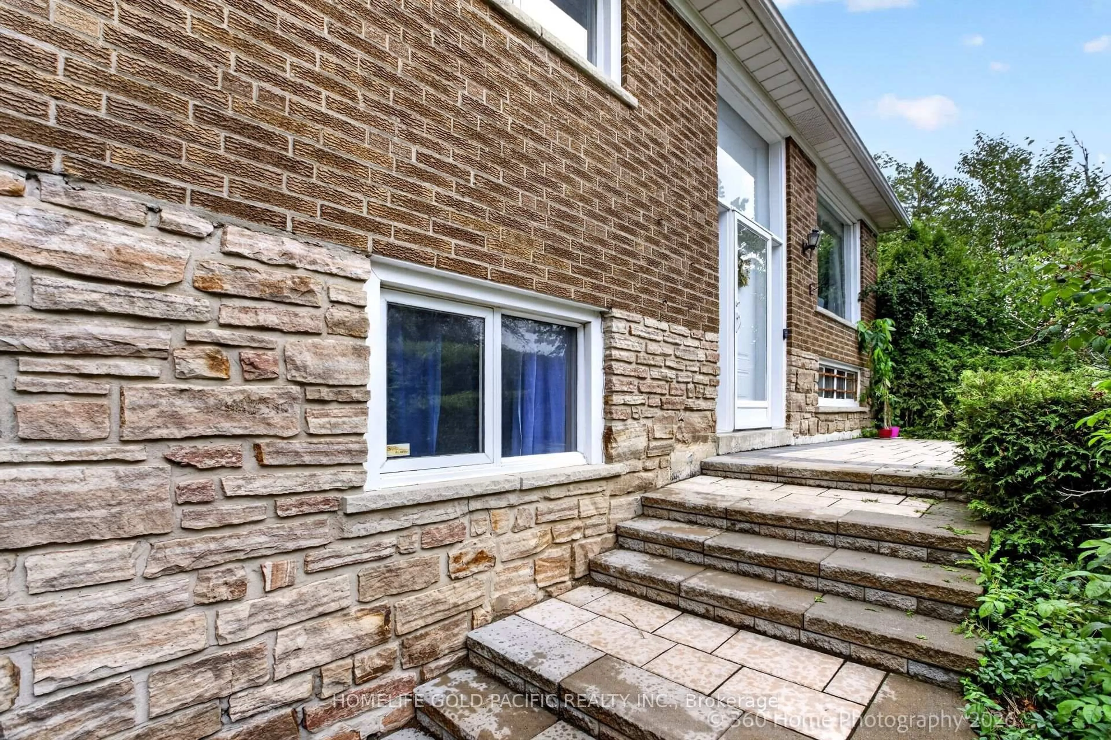 Home with brick exterior material, unknown for 25 Houston Cres, Toronto Ontario M2J 3H7