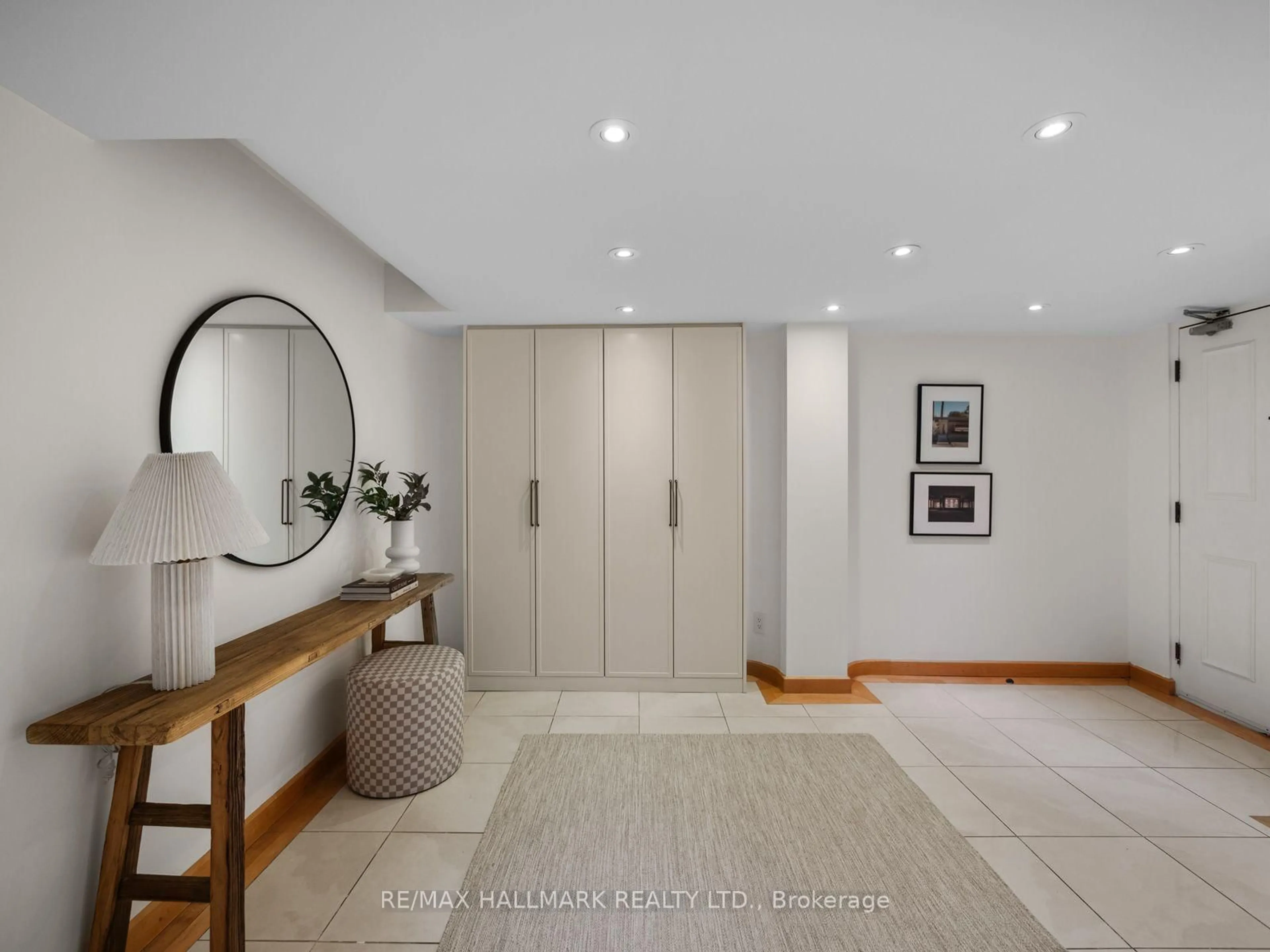Indoor entryway for 25 George St #305, Toronto Ontario M5A 4L8
