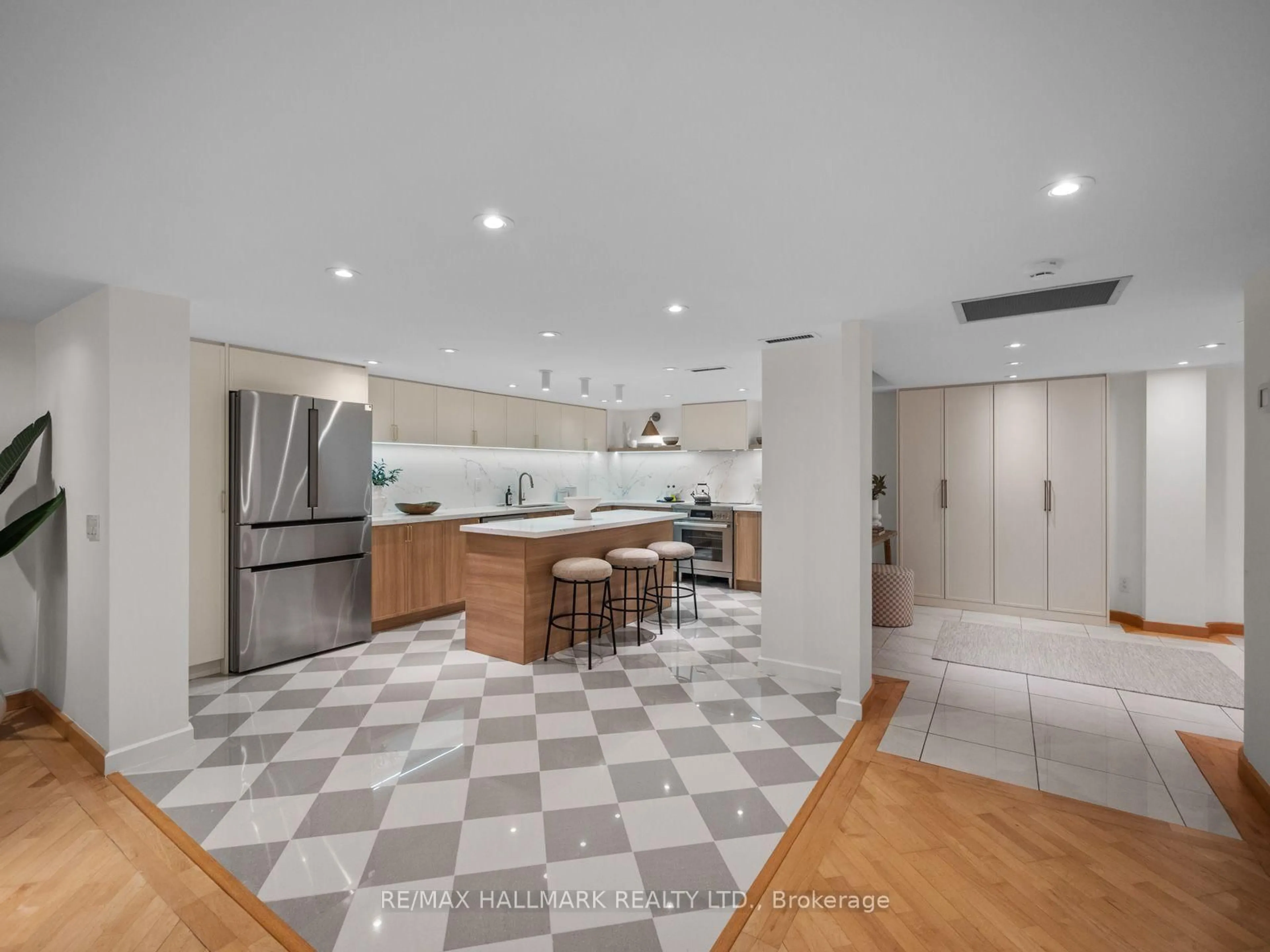 Open concept kitchen, ceramic/tile floor for 25 George St #305, Toronto Ontario M5A 4L8