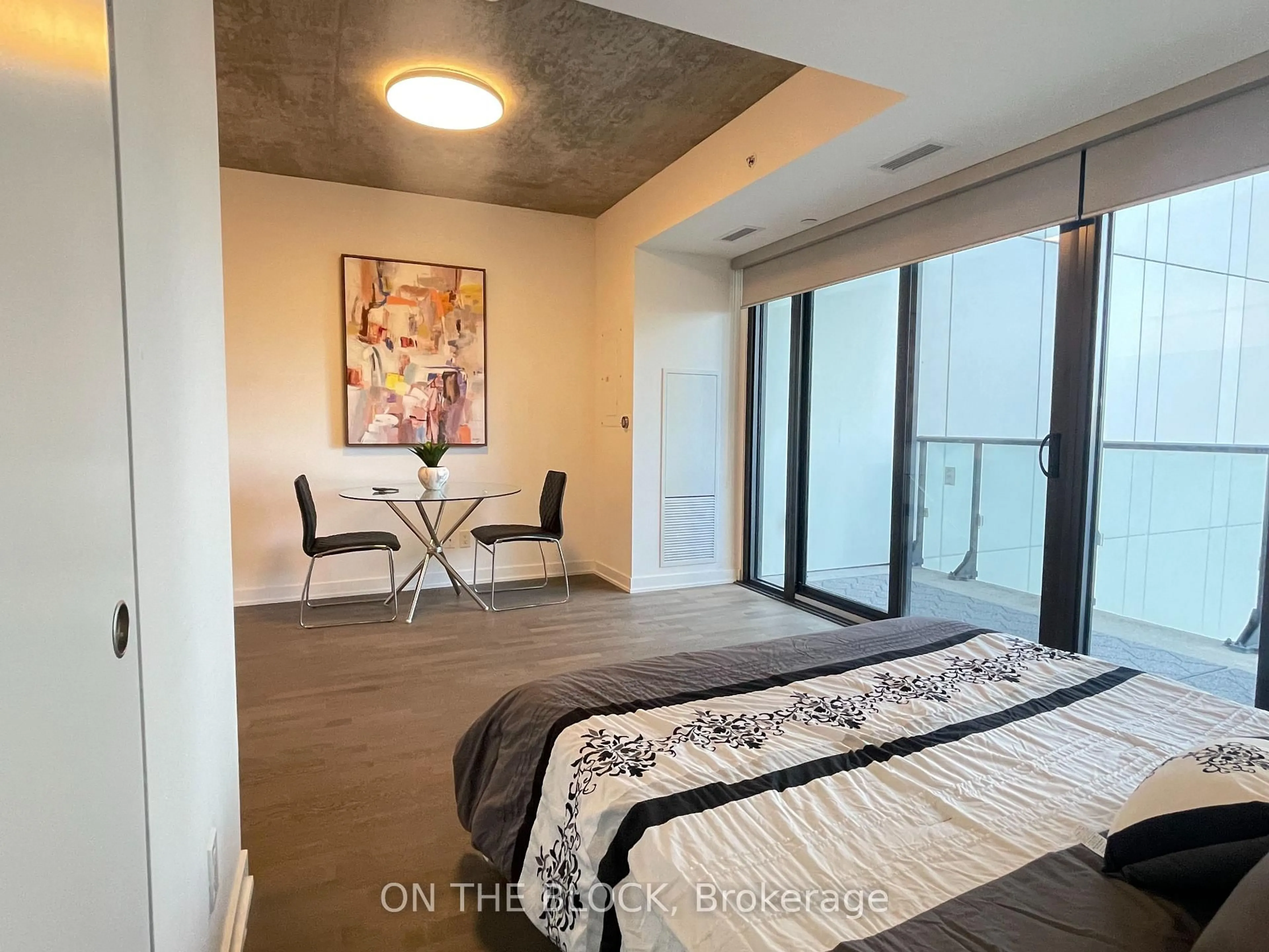 A pic of a room for 185 Roehampton Ave #509, Toronto Ontario M4P 0C6