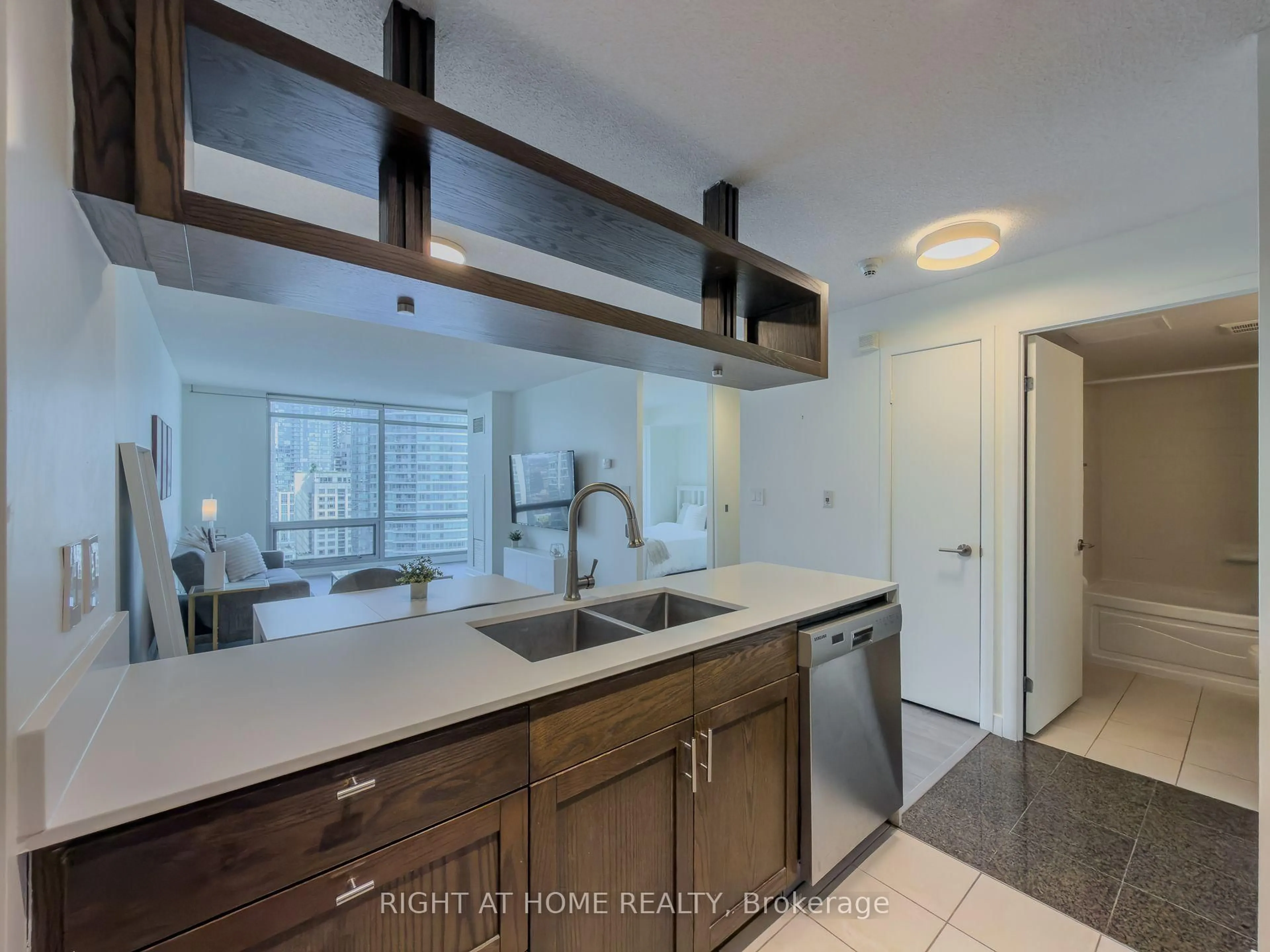 Standard kitchen, ceramic/tile floor for 81 Navy Wharf Crt #2611, Toronto Ontario M5V 3S2