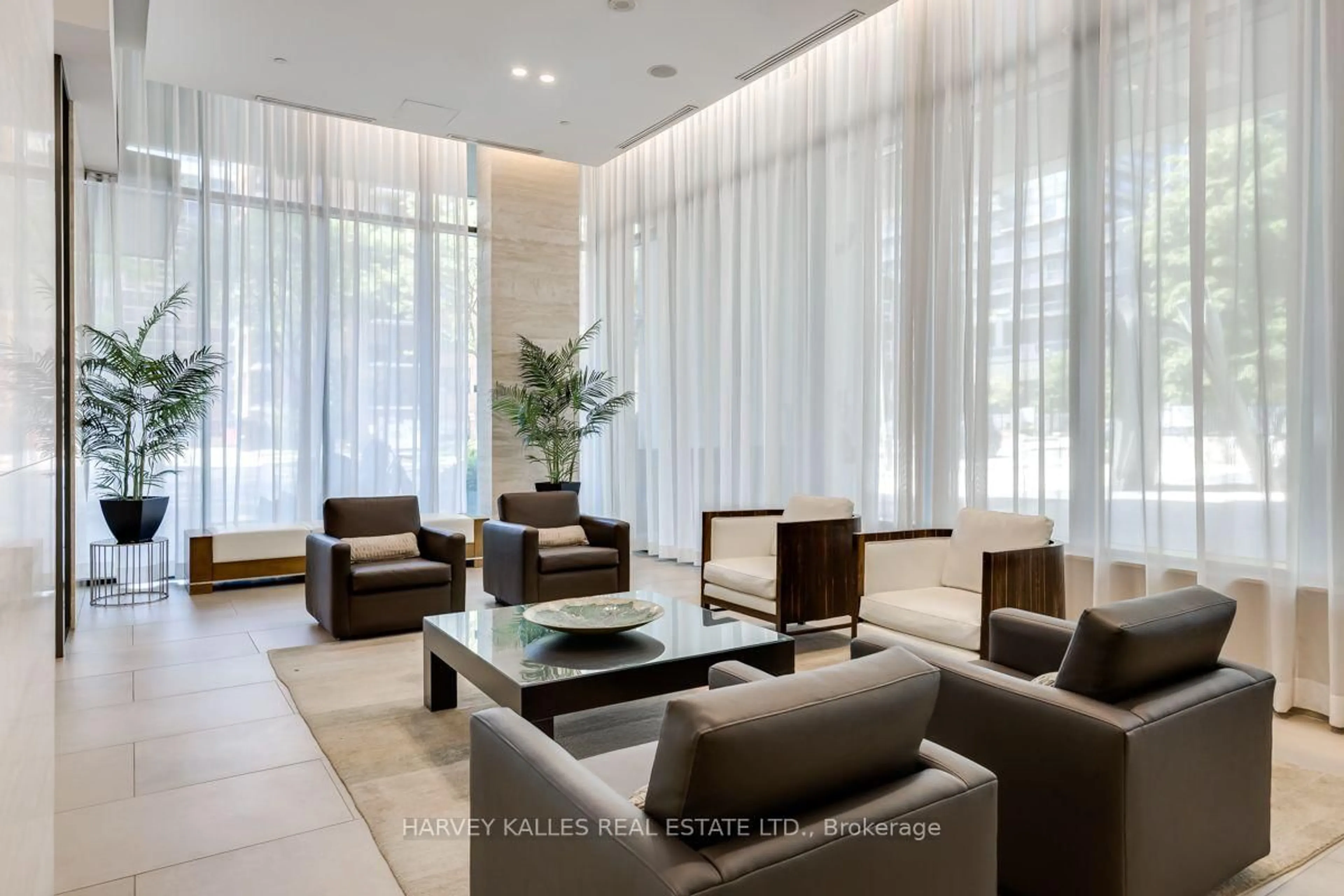 Lobby for 70 Roehampton Ave #813, Toronto Ontario M4P 1R2