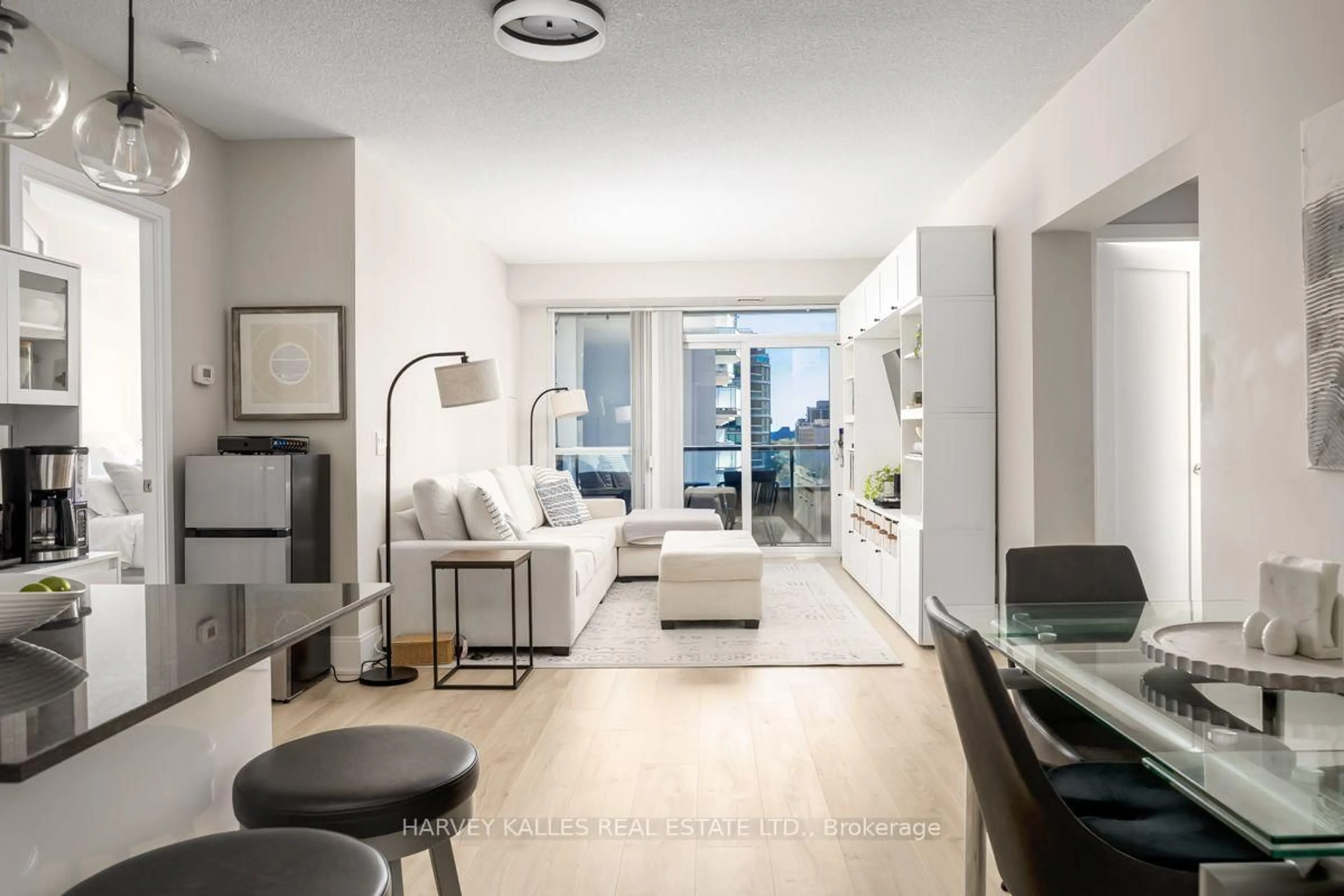 Unknown for 70 Roehampton Ave #813, Toronto Ontario M4P 1R2