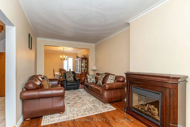 110 Grace St, Toronto 4