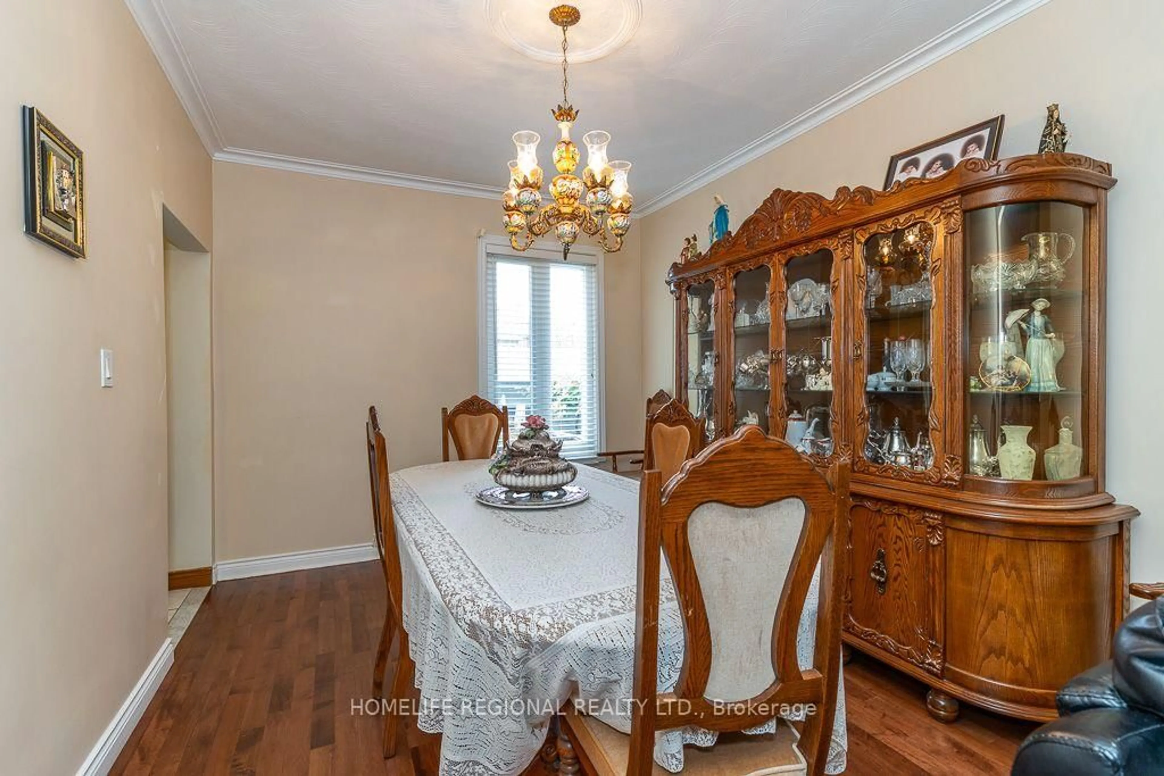 Dining room, wood/laminate floor for 110 Grace St, Toronto Ontario M6J 2S2