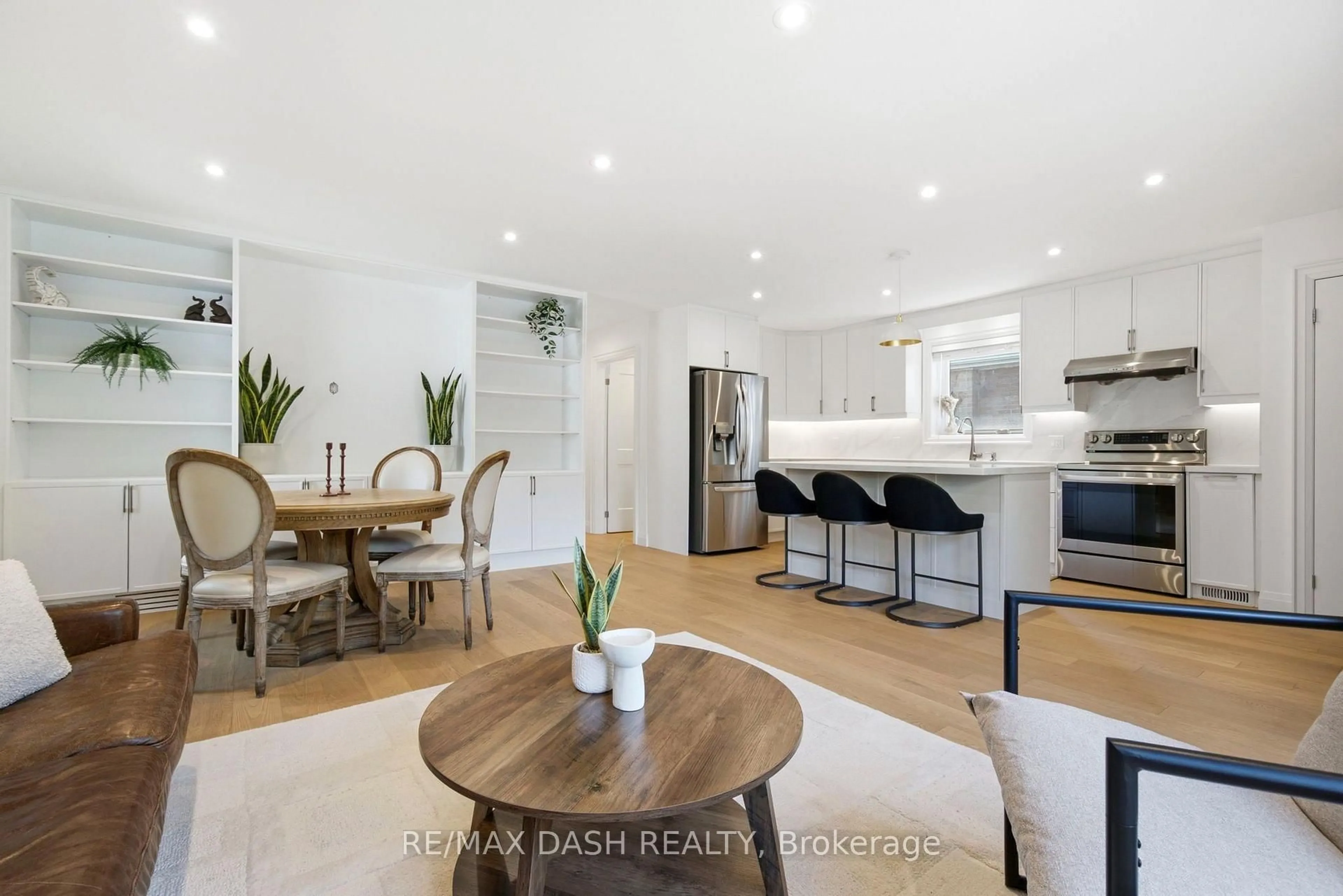 Open concept kitchen, wood/laminate floor for 111 Gorman Park Rd, Toronto Ontario M3H 3K7