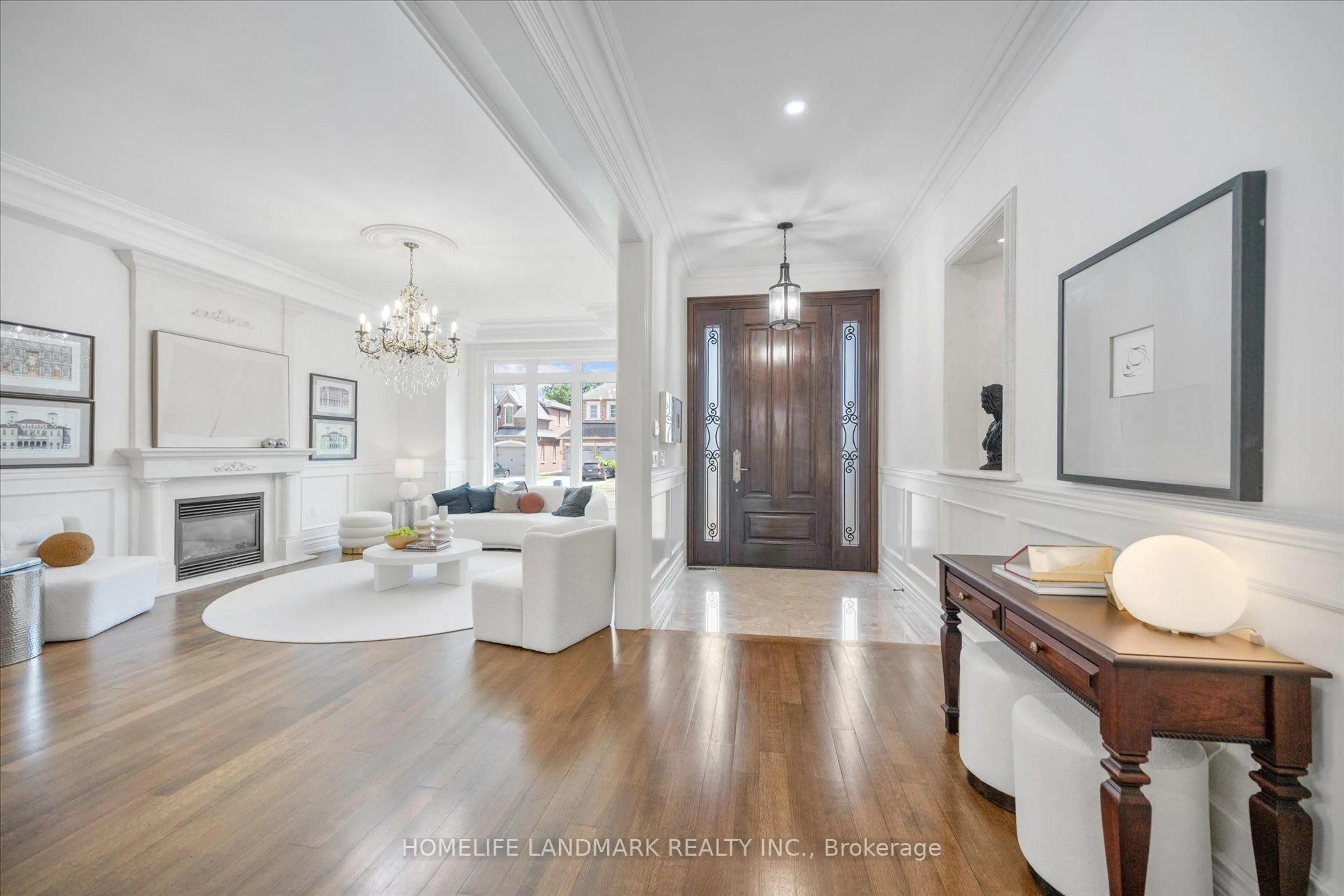 Indoor entryway for 92 Caines Ave, Toronto Ontario M2R 2L3