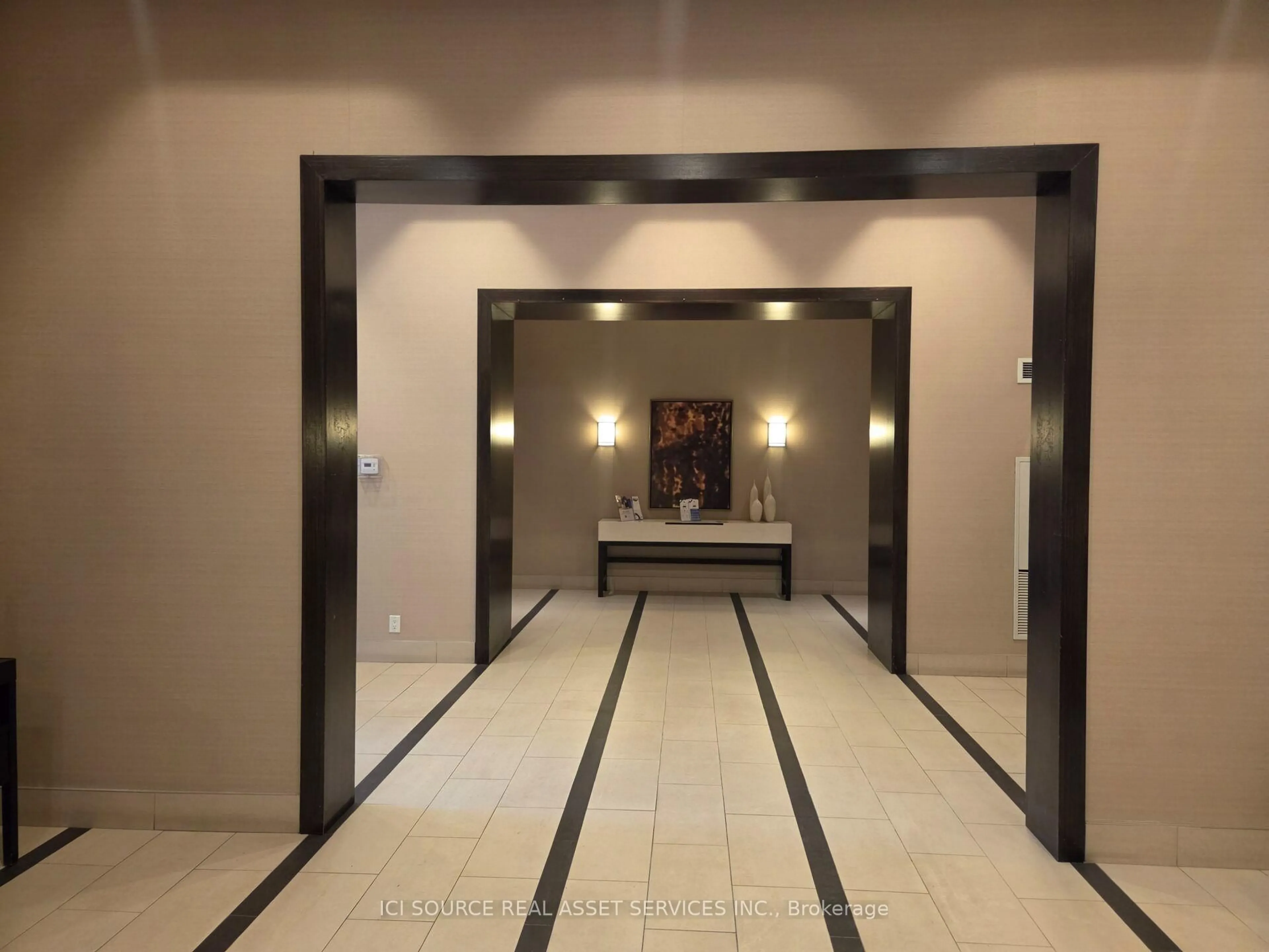 Indoor foyer for 2035 Sheppard Ave #221, Toronto Ontario M2J 0A8