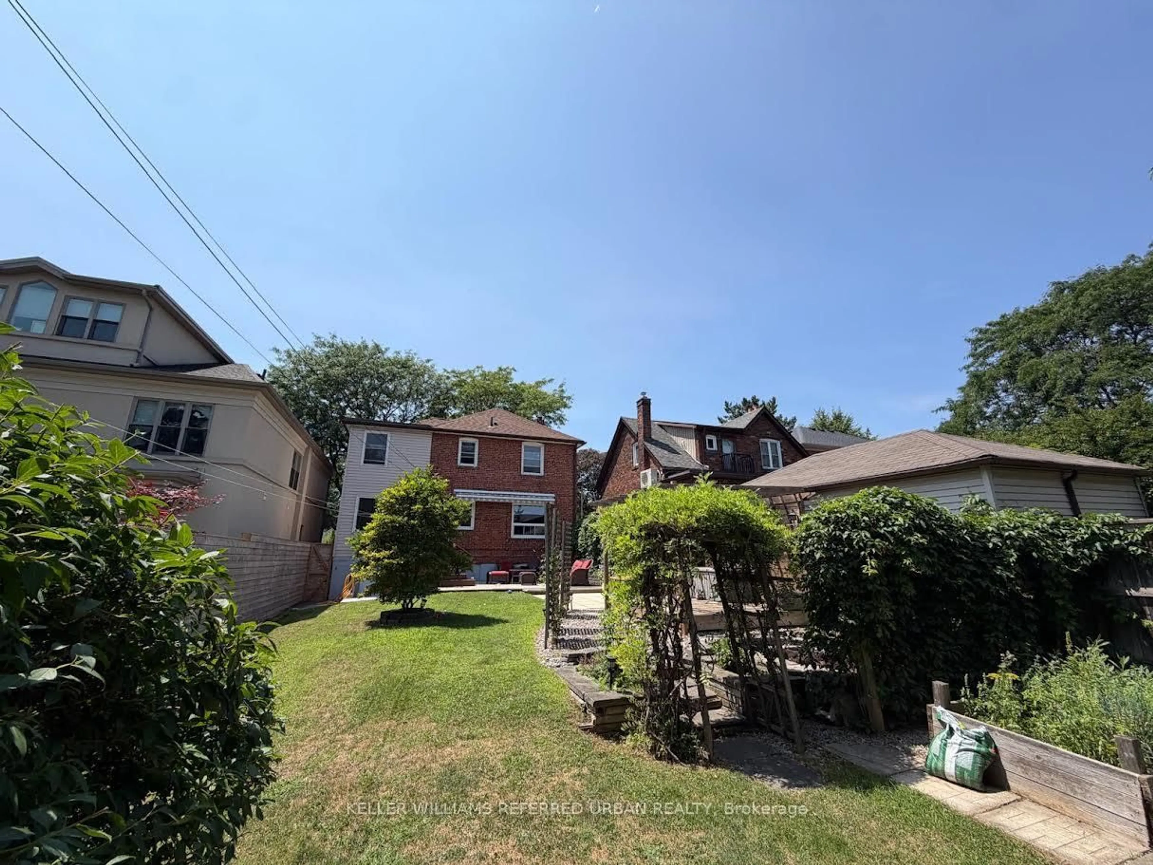 A pic from outside/outdoor area/front of a property/back of a property/a pic from drone, street for 327 Bessborough Dr, Toronto Ontario M4G 3K9