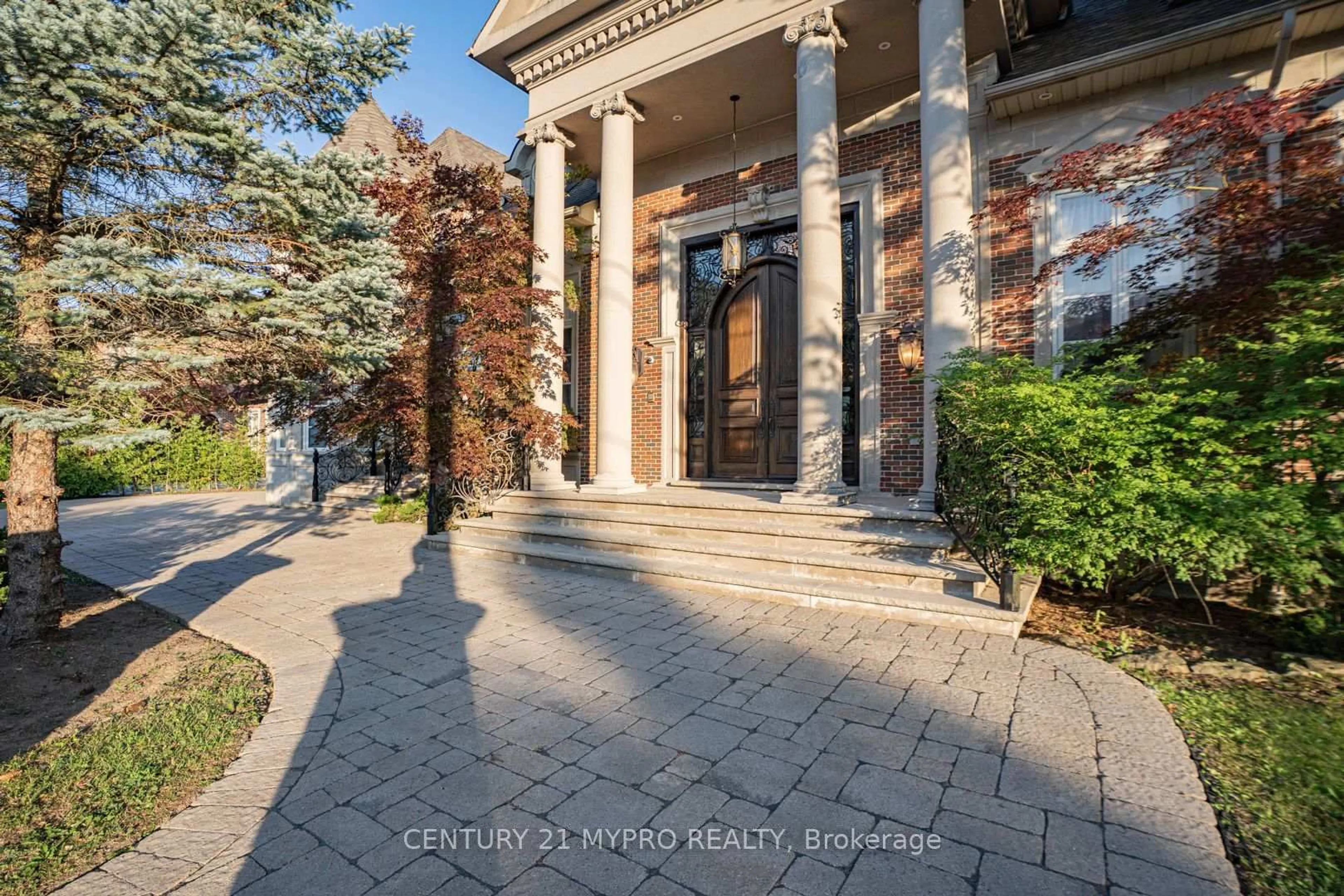 Unknown for 5 Saintfield Ave, Toronto Ontario M3C 2M4
