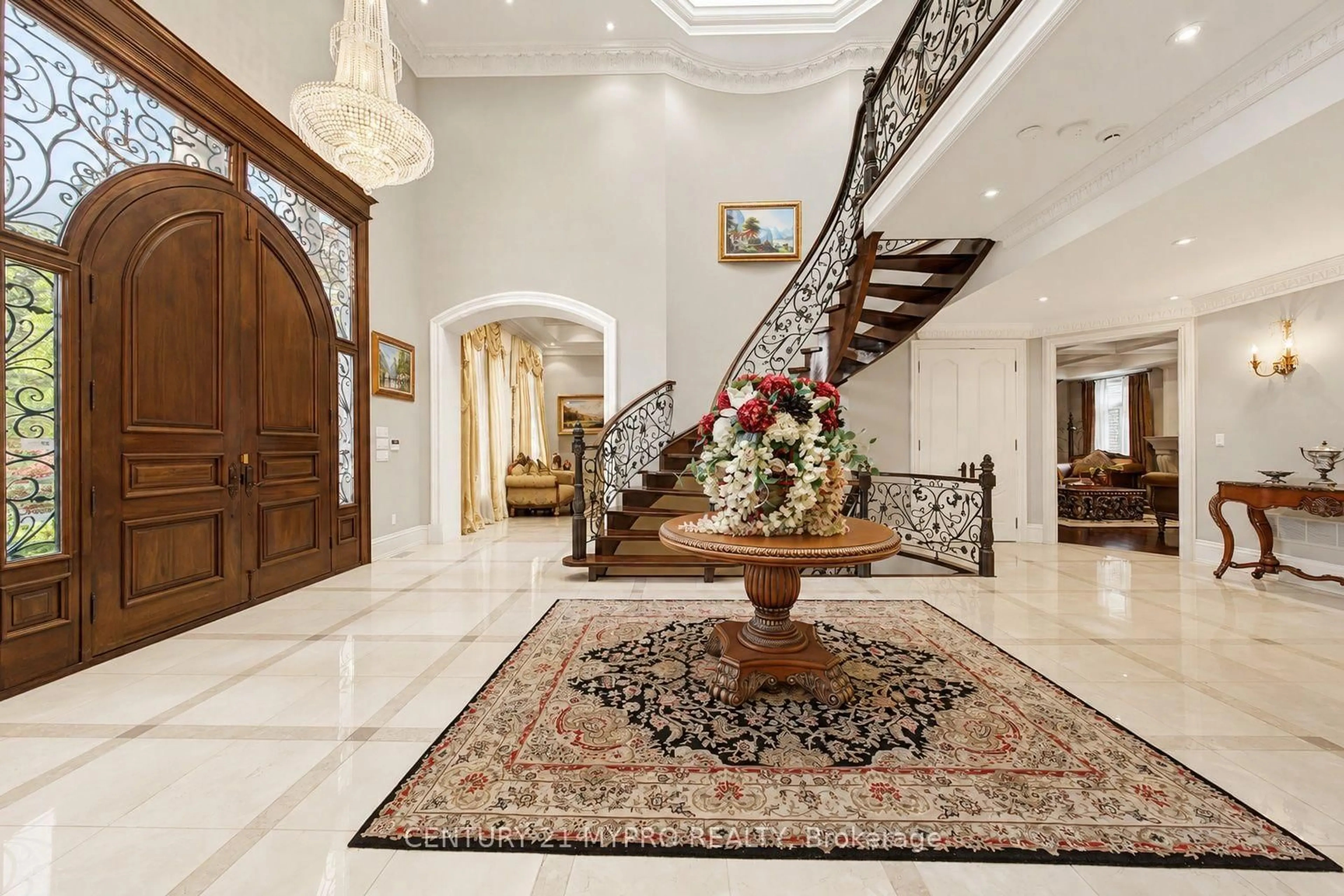 Indoor foyer for 5 Saintfield Ave, Toronto Ontario M3C 2M4