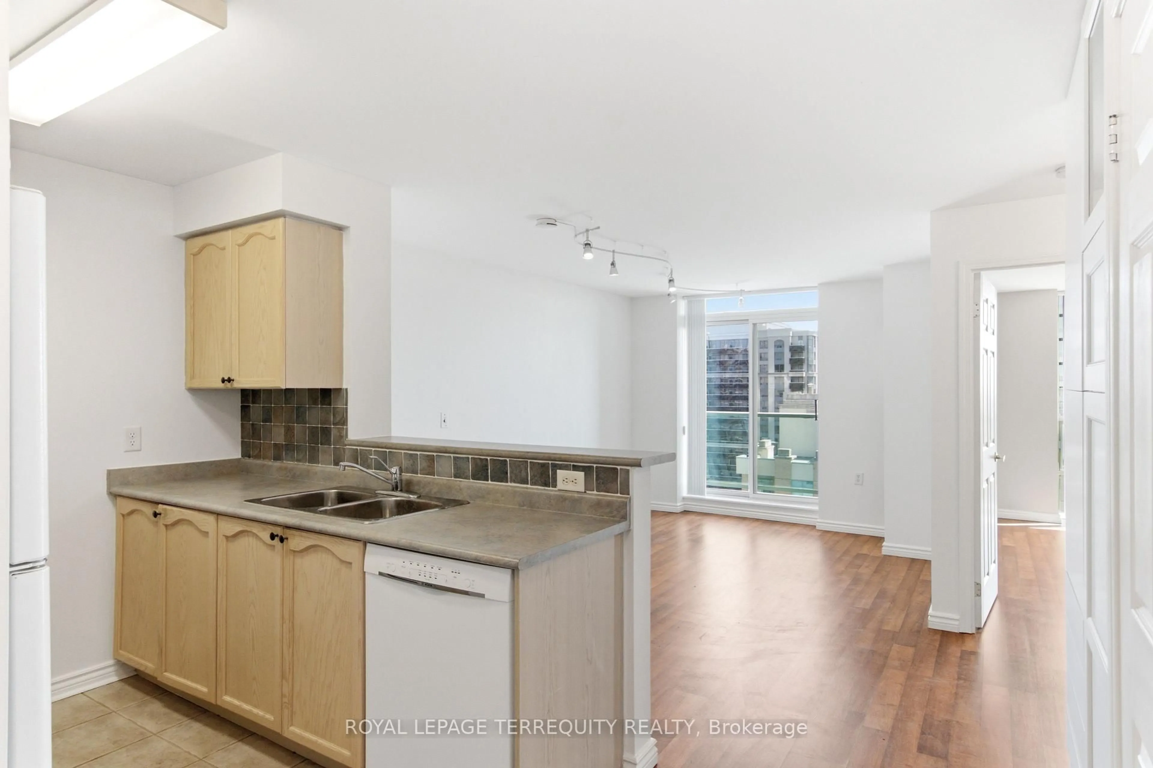 Standard kitchen, unknown for 20 Olive Ave #PH07, Toronto Ontario M2N 7G5
