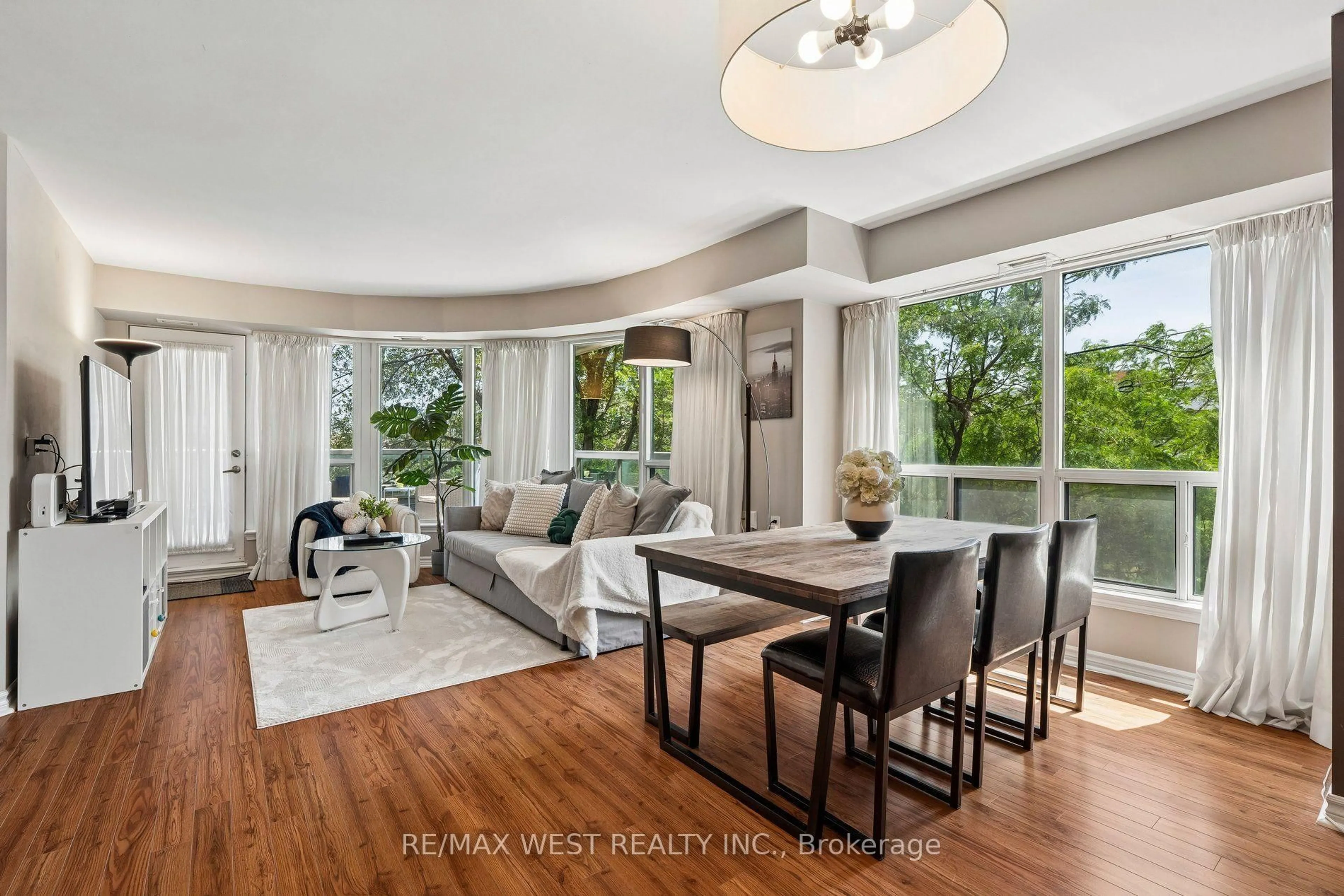Unknown for 890 Sheppard Ave #206, Toronto Ontario M3H 6B9