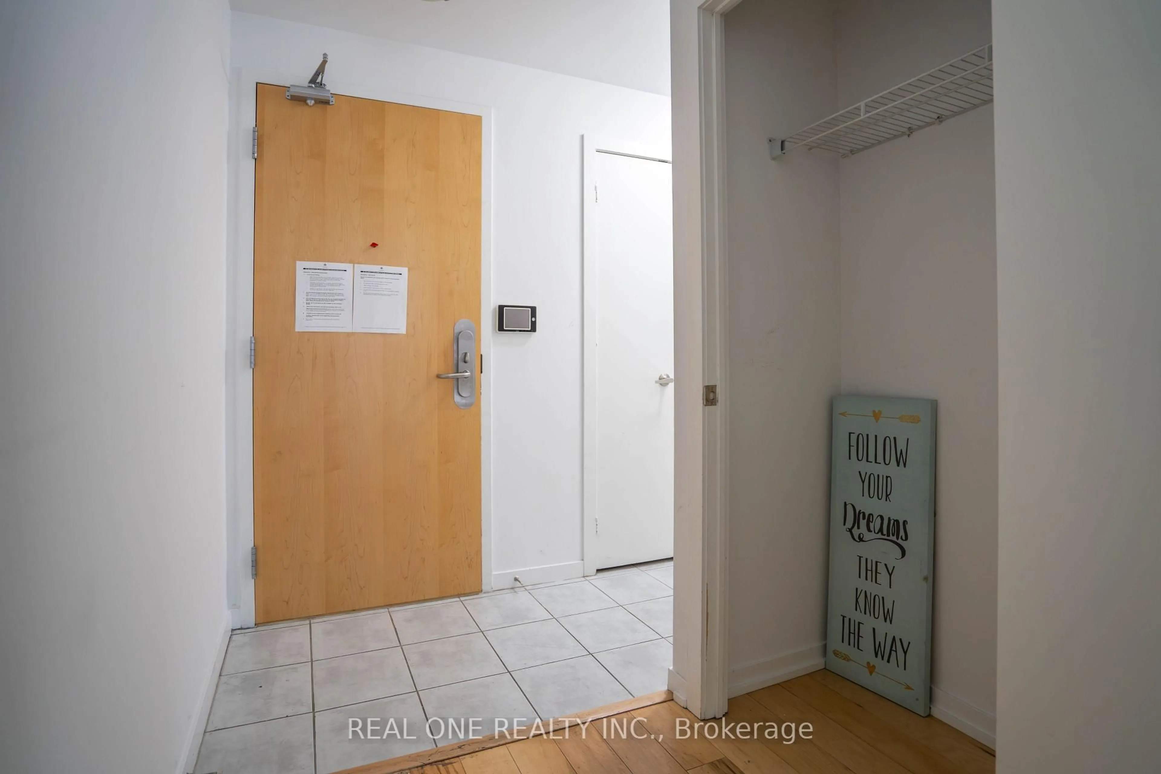Unknown for 65 Bremner Blvd #1207, Toronto Ontario M5J 0A7