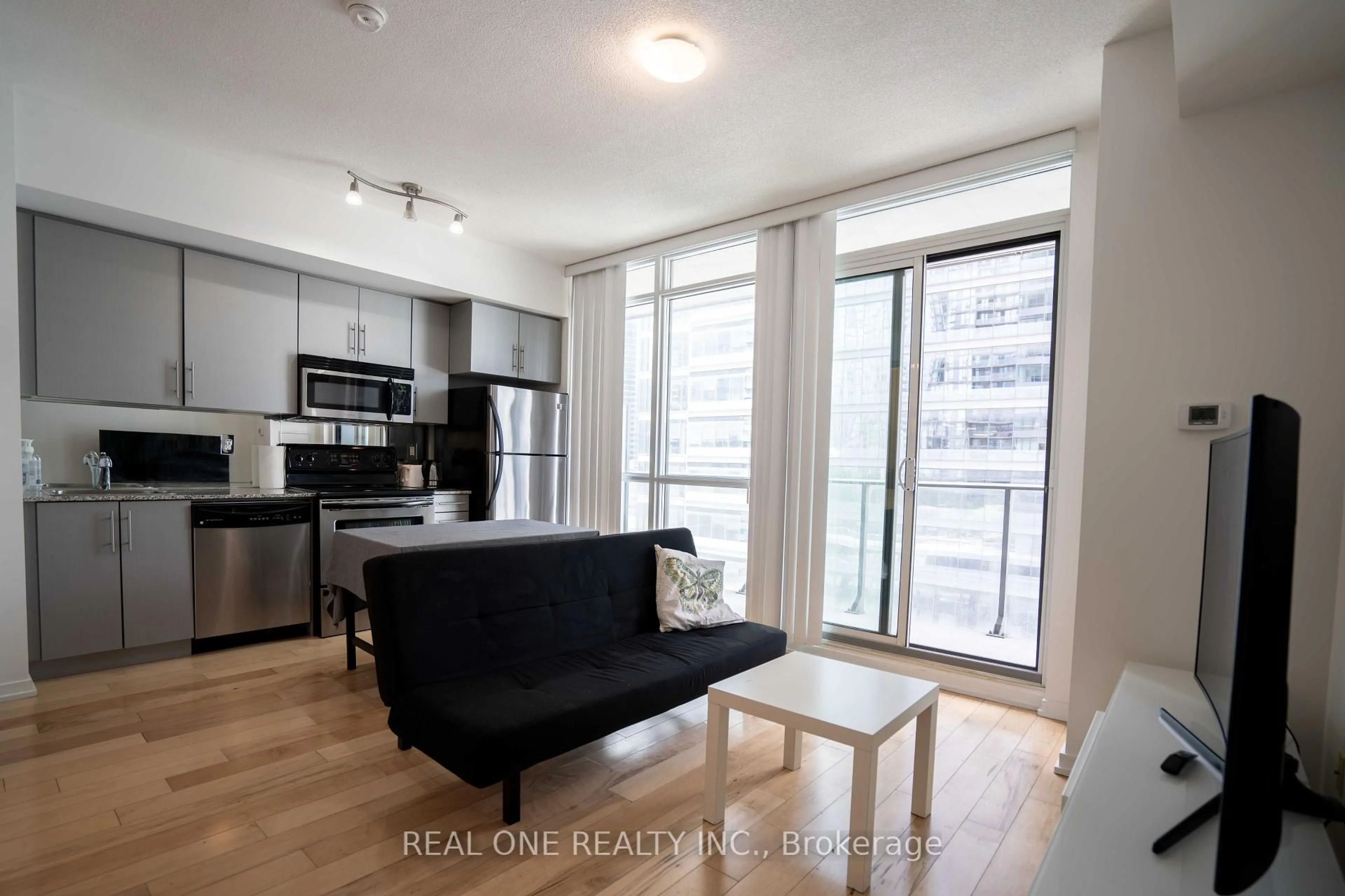 Unknown for 65 Bremner Blvd #1207, Toronto Ontario M5J 0A7