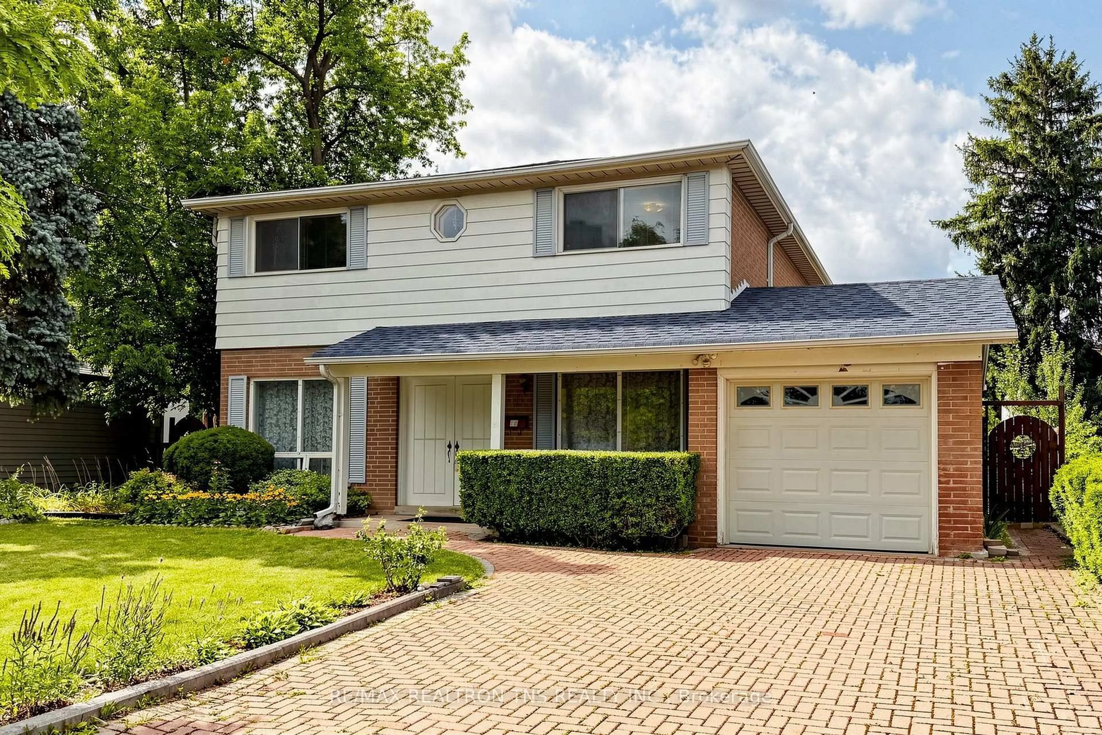Home with brick exterior material, street for 18 Lisburn Cres, Toronto Ontario M2J 2Z5