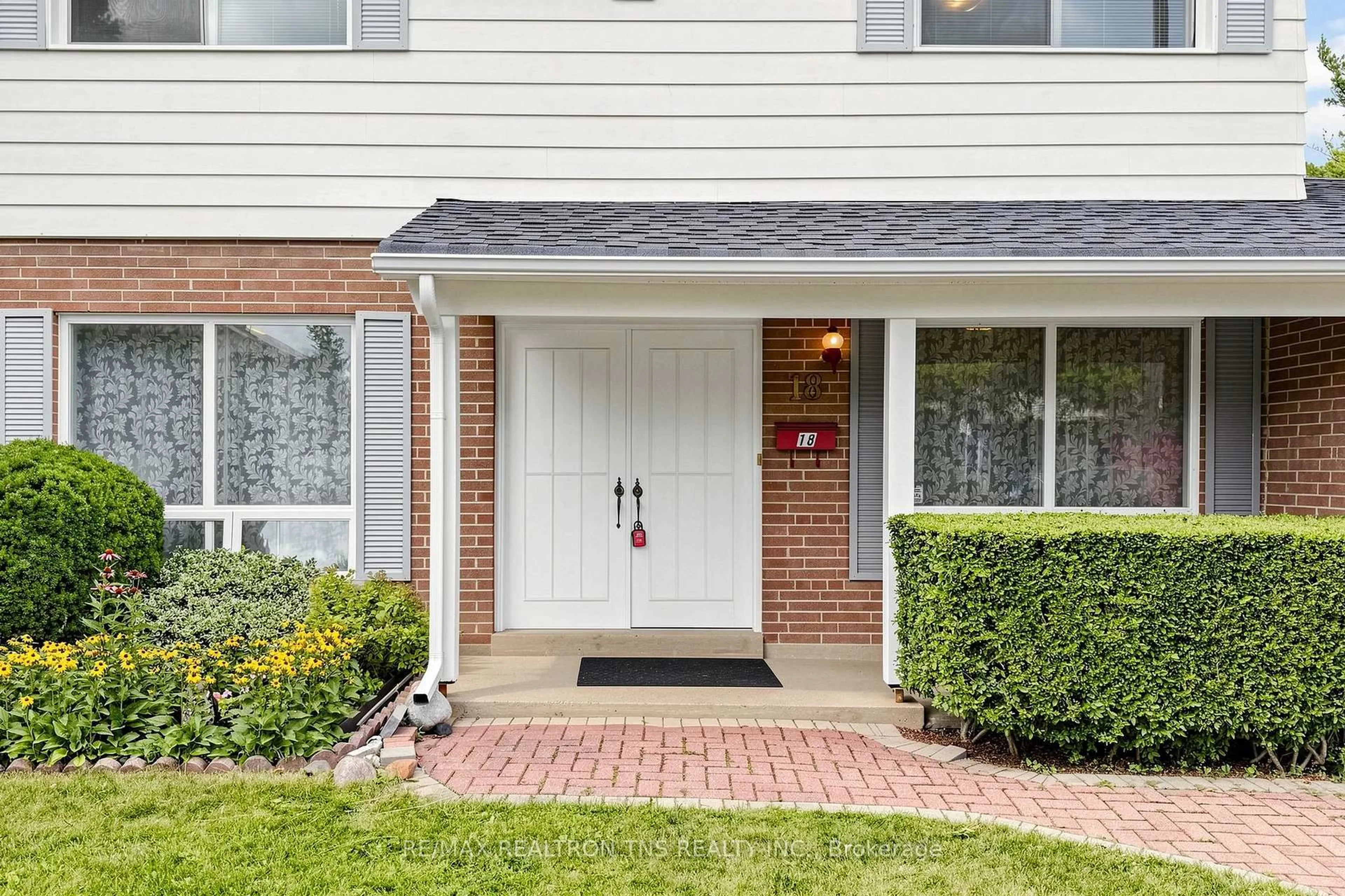 Home with brick exterior material, street for 18 Lisburn Cres, Toronto Ontario M2J 2Z5