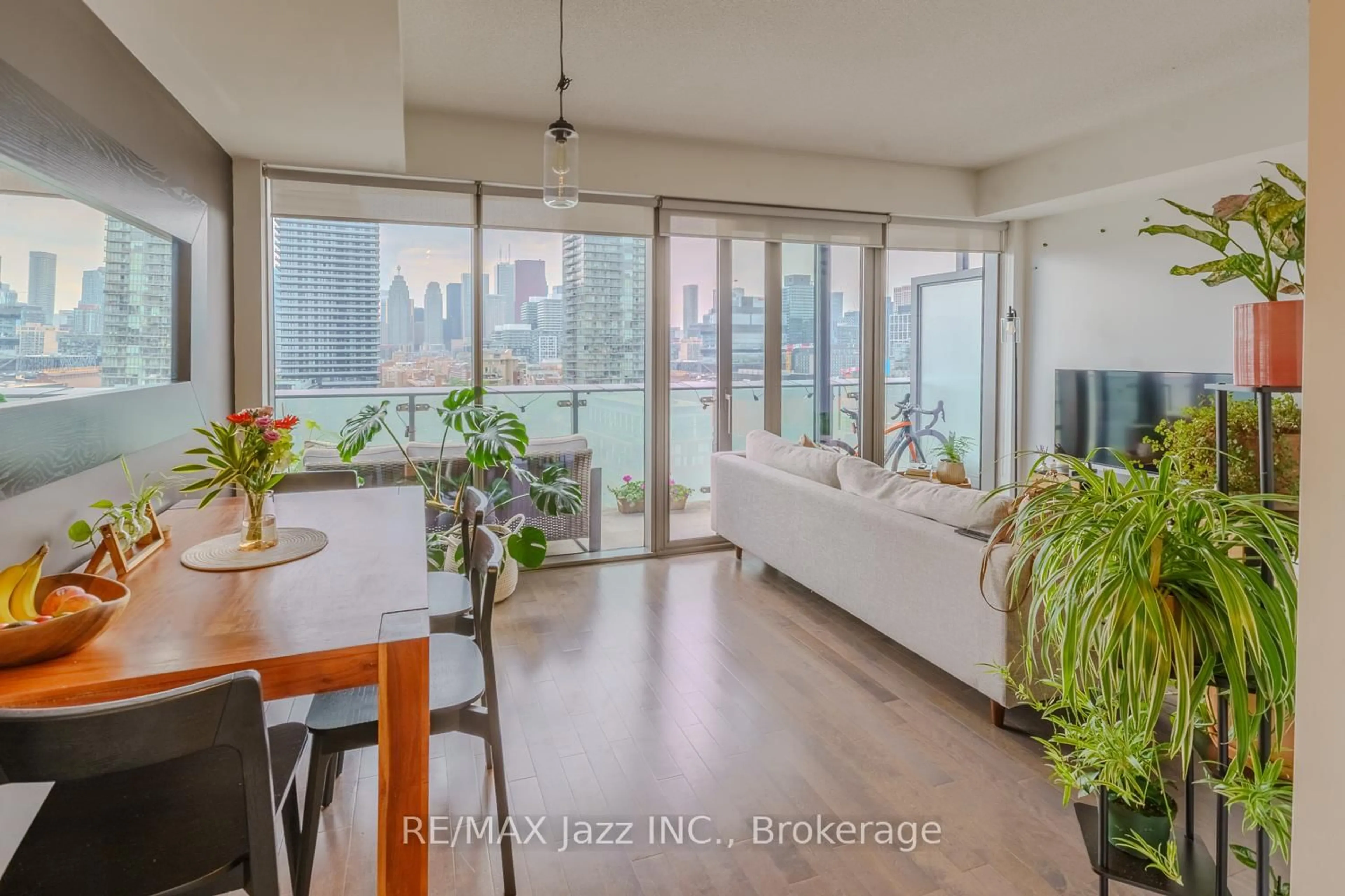 Living room with furniture, unknown for 70 Distillery Lane #1409, Toronto Ontario M5A 0E3