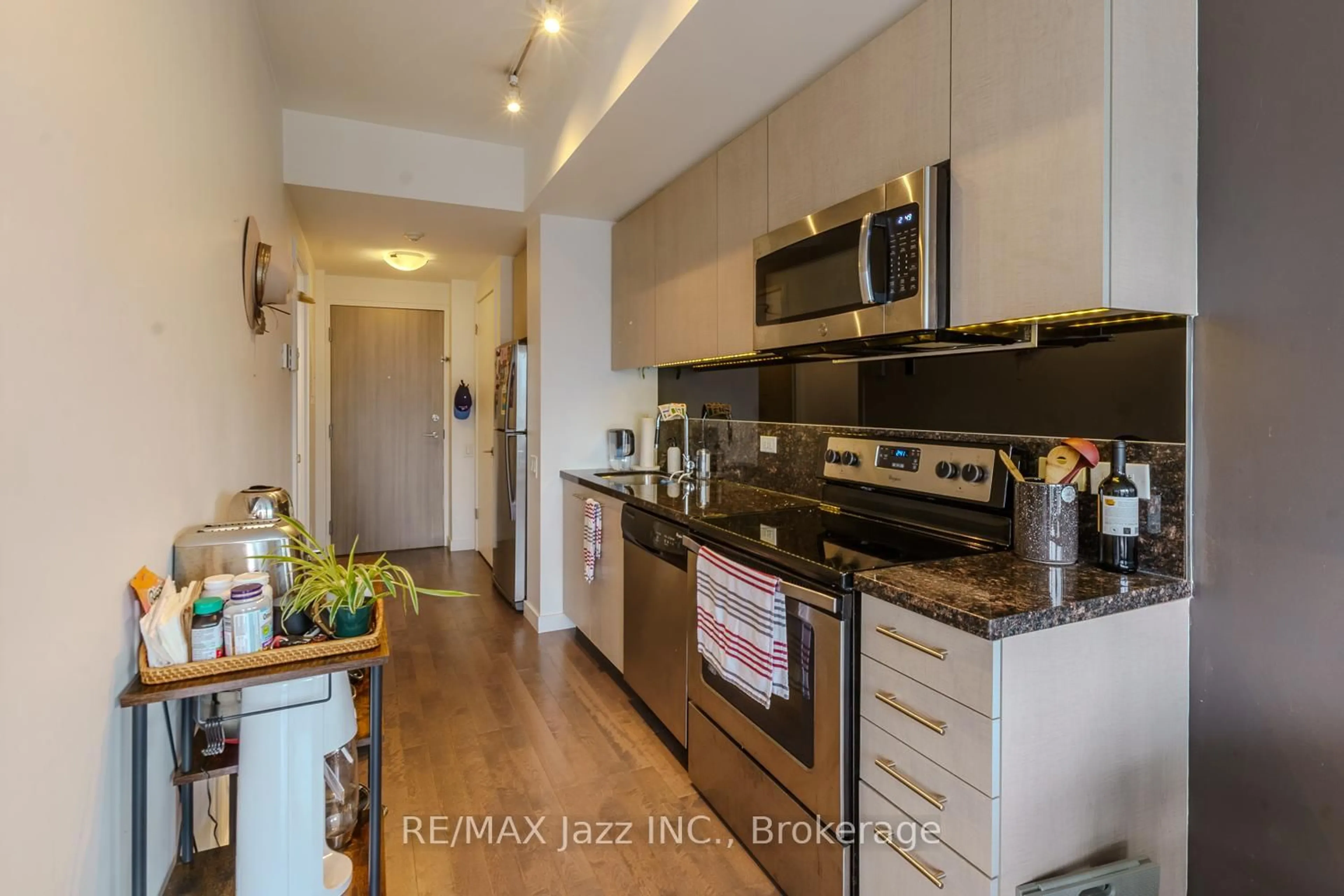 Open concept kitchen, unknown for 70 Distillery Lane #1409, Toronto Ontario M5A 0E3