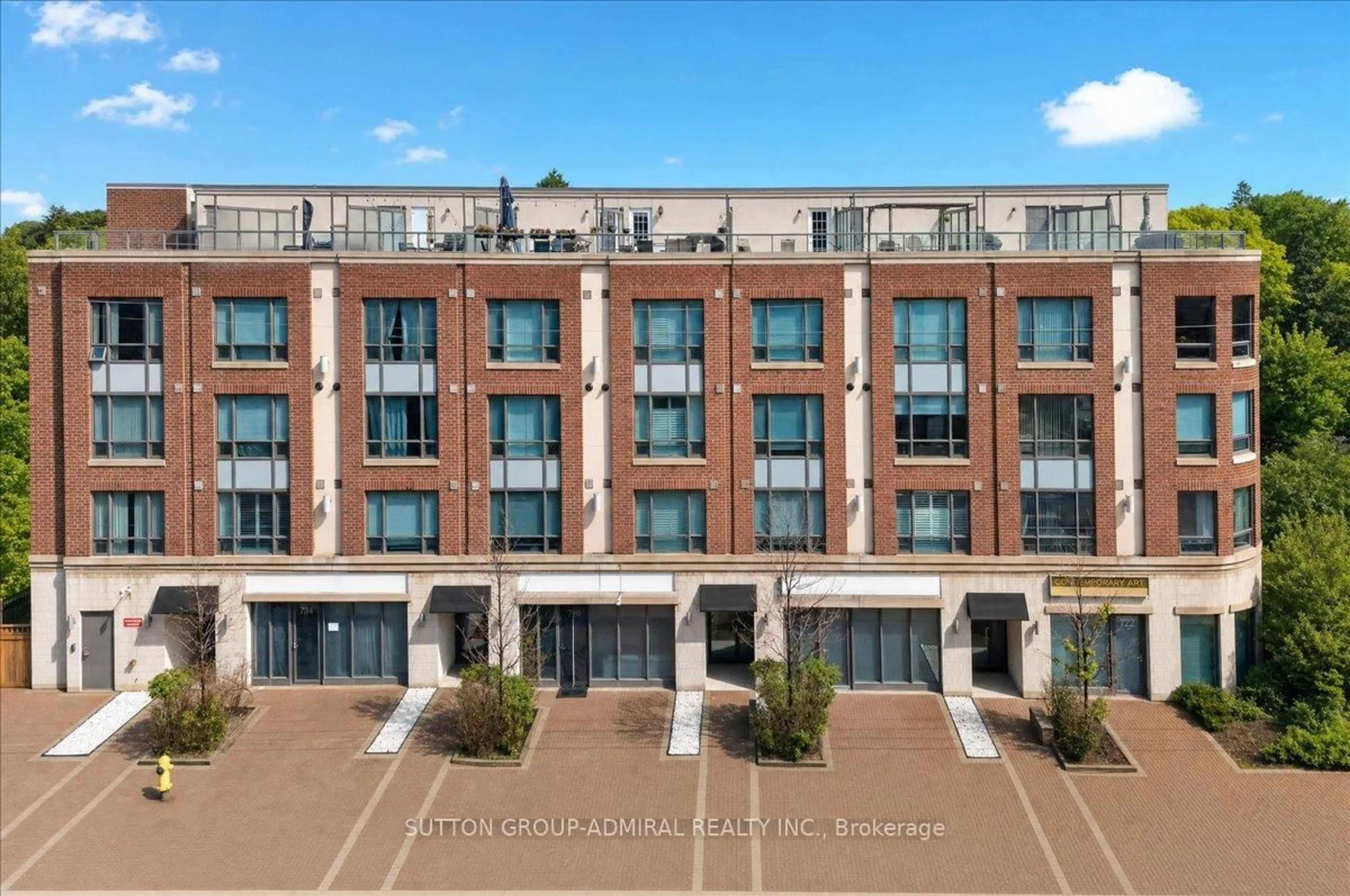 A pic from outside/outdoor area/front of a property/back of a property/a pic from drone, building for 2 Maxwell St #202, Toronto Ontario M3H 2S8
