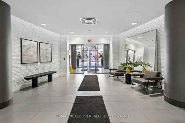 1005 King St #512, Toronto 3