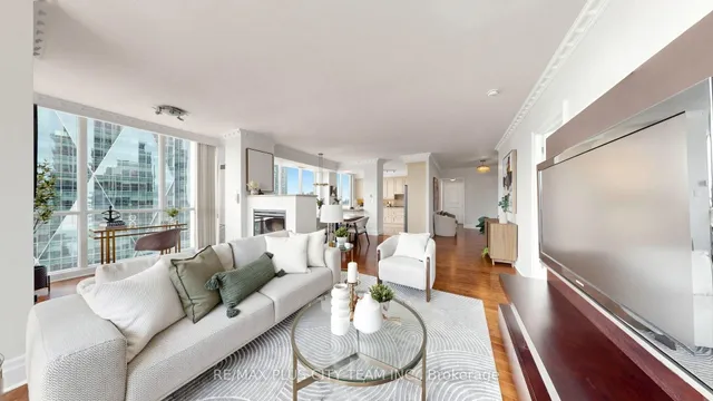16 Harbour St #4302, Toronto 5