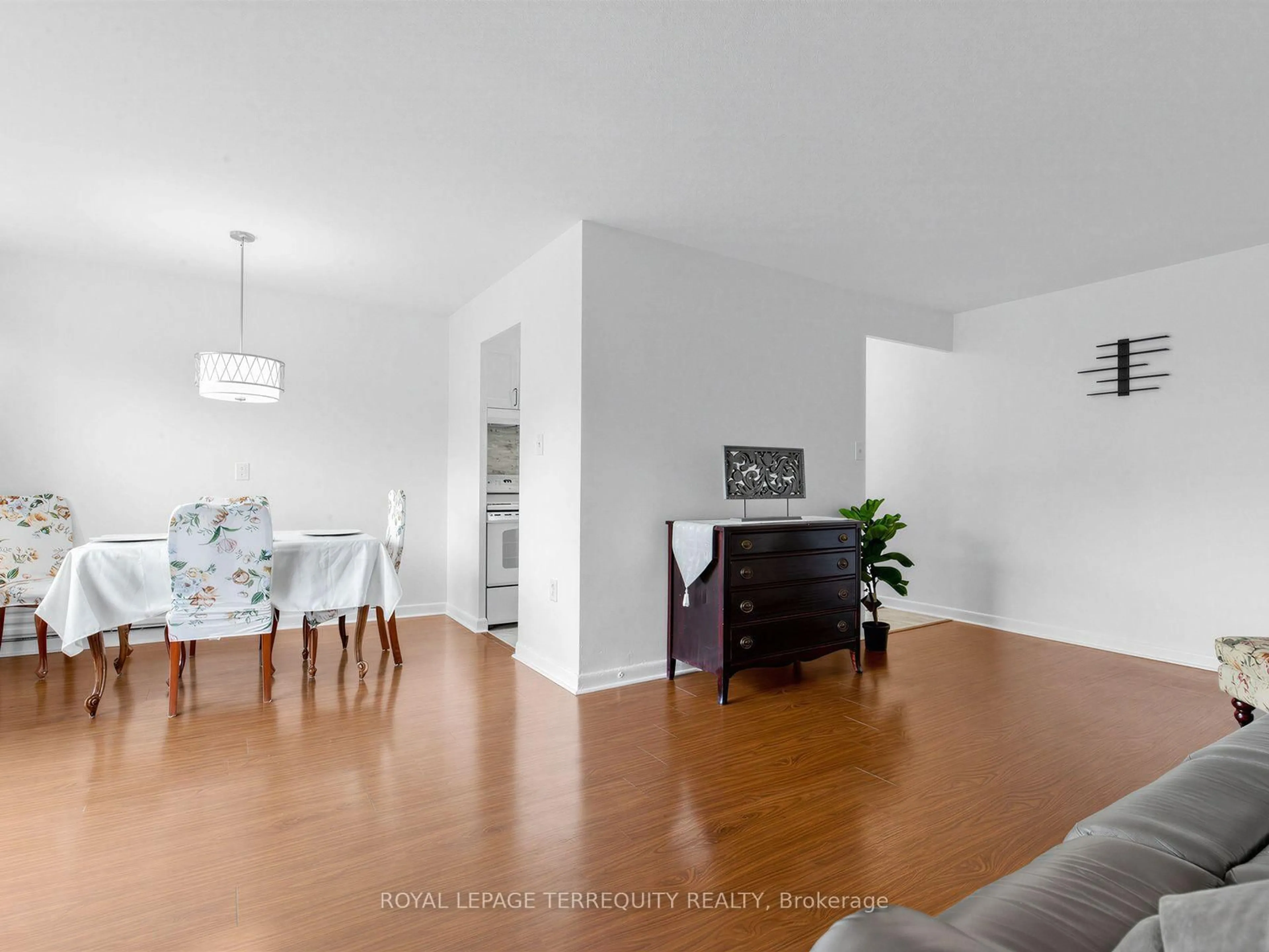 Dining room, wood/laminate floor for 8 Kingsbridge Crt #404, Toronto Ontario M2R 1L5