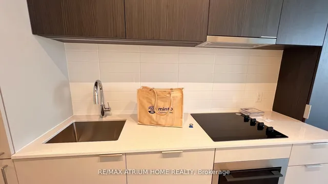 89 Church St #4705, Toronto 5