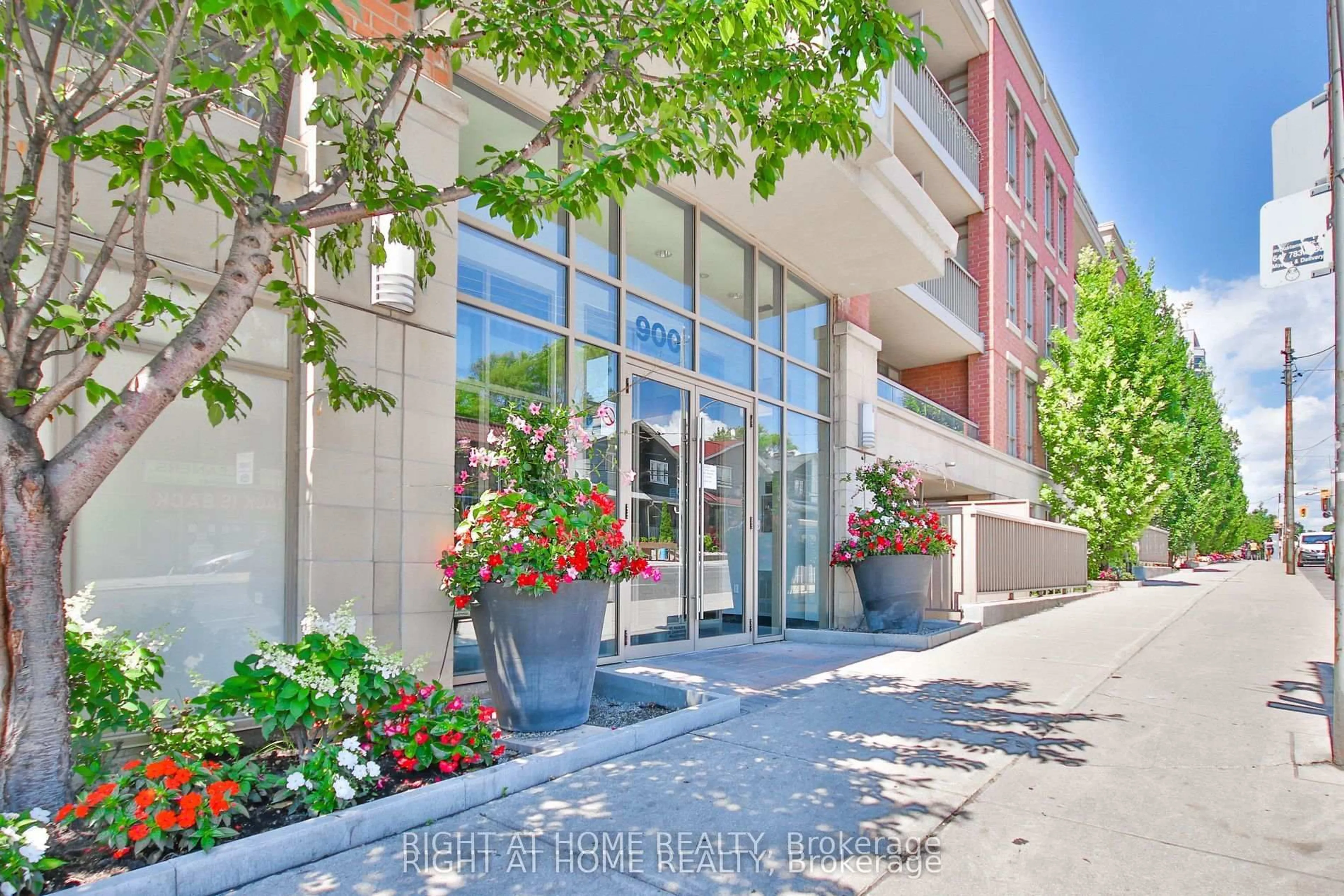 Unknown for 900 Mount Pleasant Rd #327, Toronto Ontario M4P 3J9