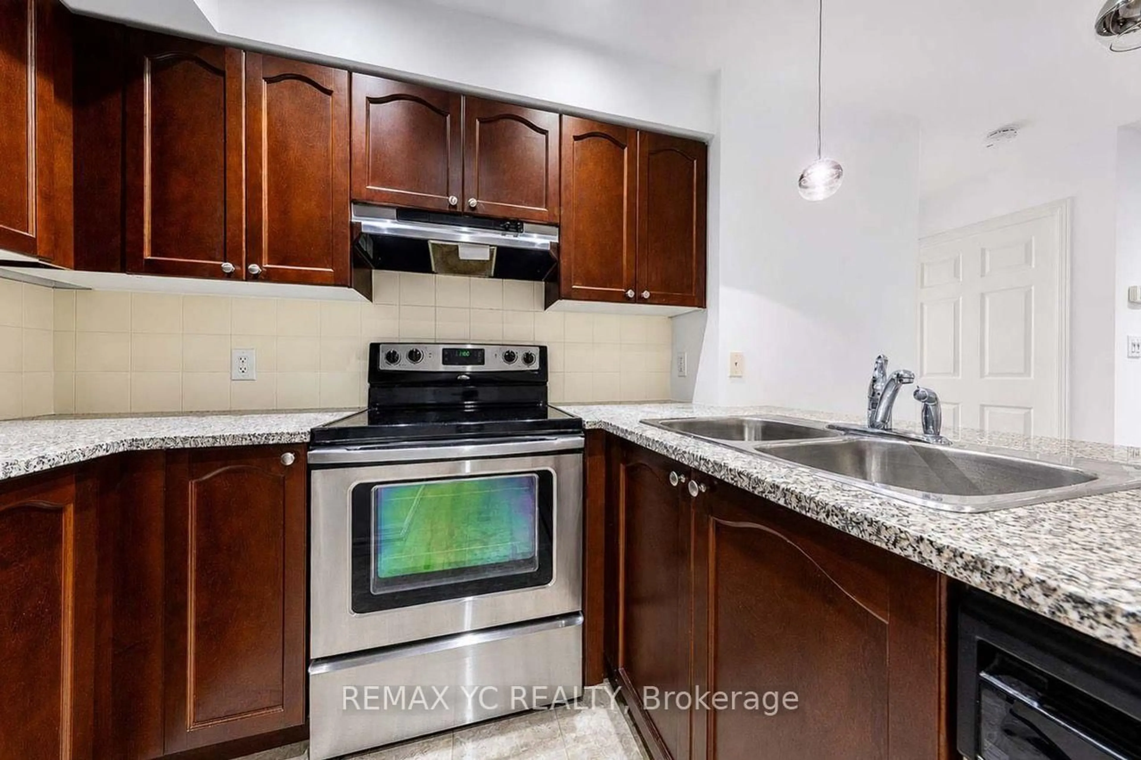 Standard kitchen, unknown for 35 Hollywood Ave #216, Toronto Ontario M2N 0A9
