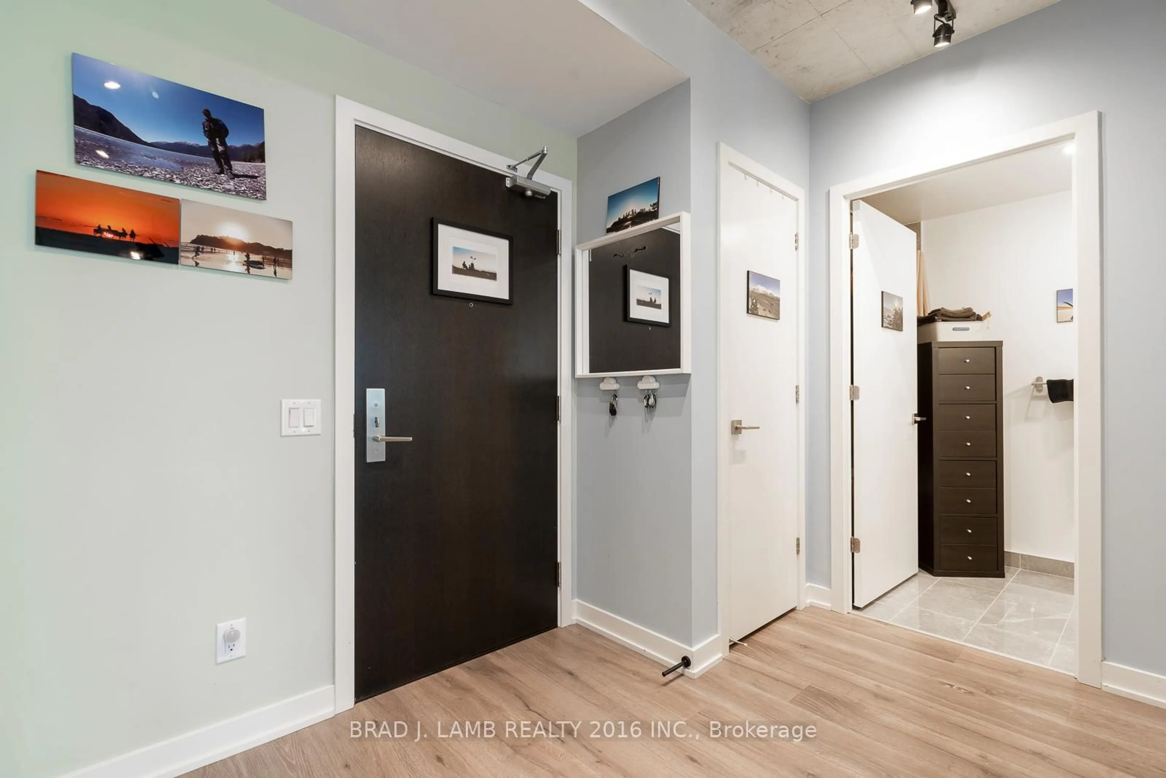 Indoor entryway for 55 Ontario St #607, Toronto Ontario M5A 0T8
