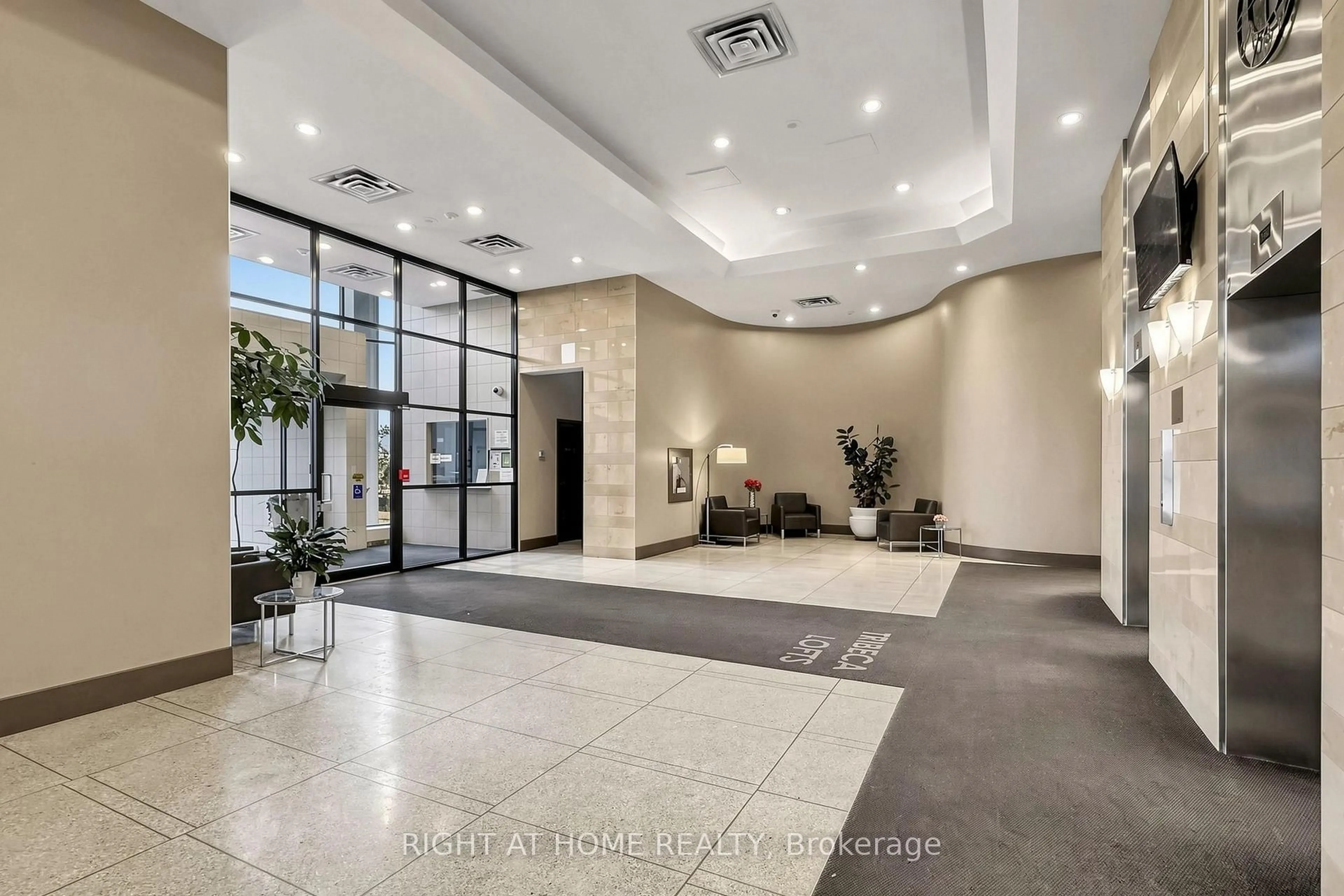 Lobby for 797 Don Mills Rd #1104, Toronto Ontario M3C 1V2