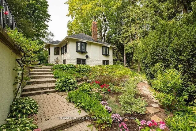 11 Donwoods Dr, Toronto 2